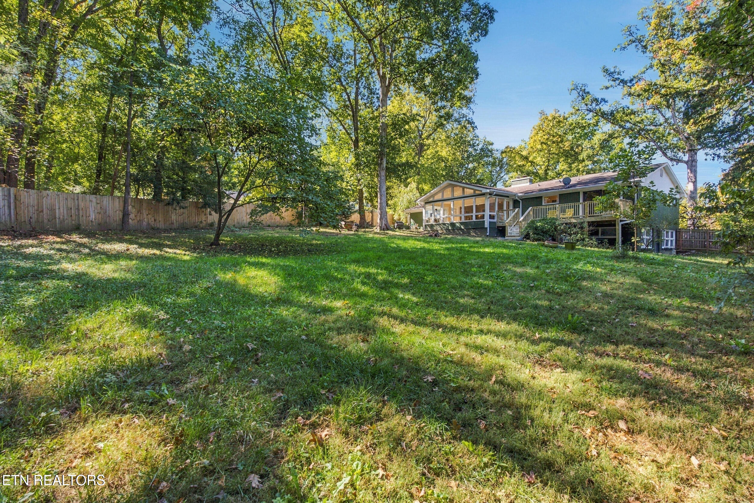 304 Land Oak Rd