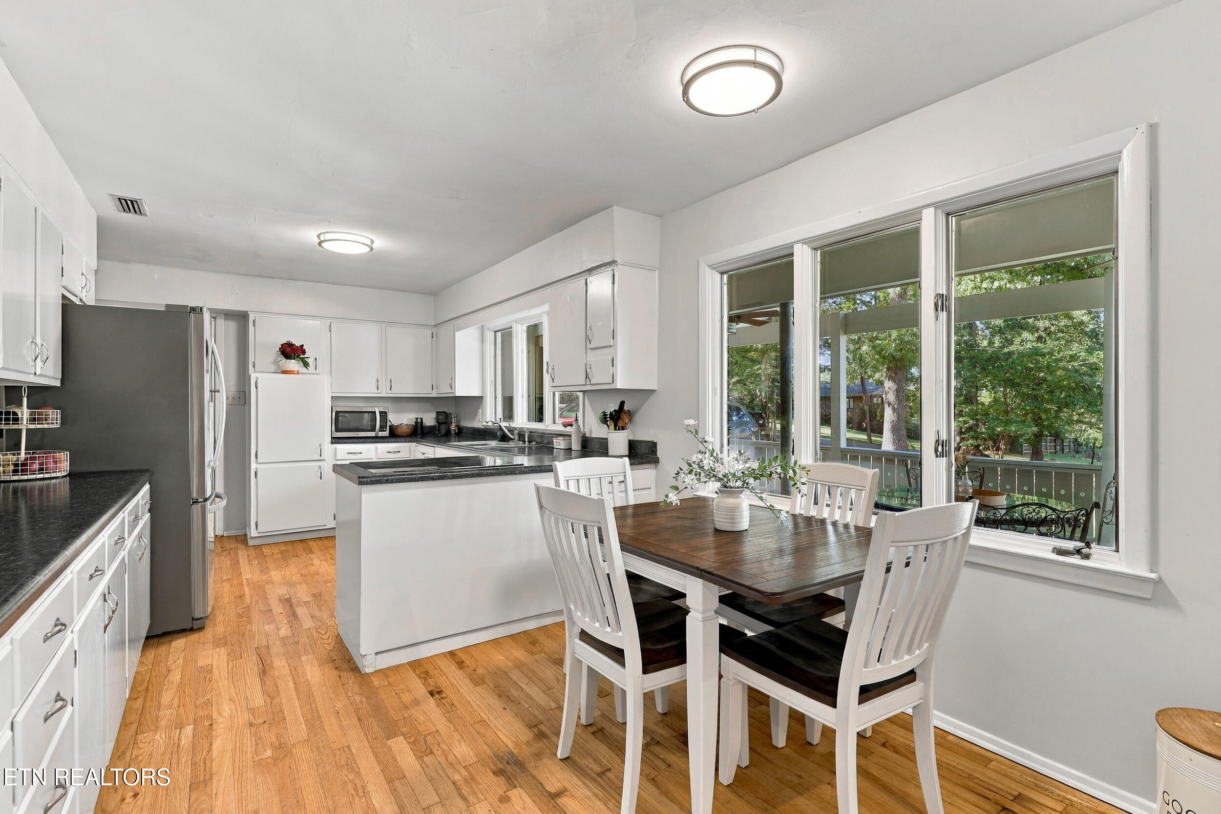 304 Land Oak Rd