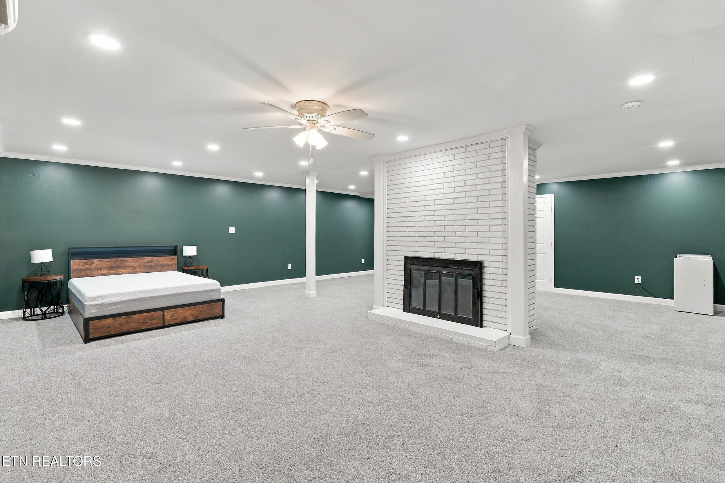 304 Land Oak Rd