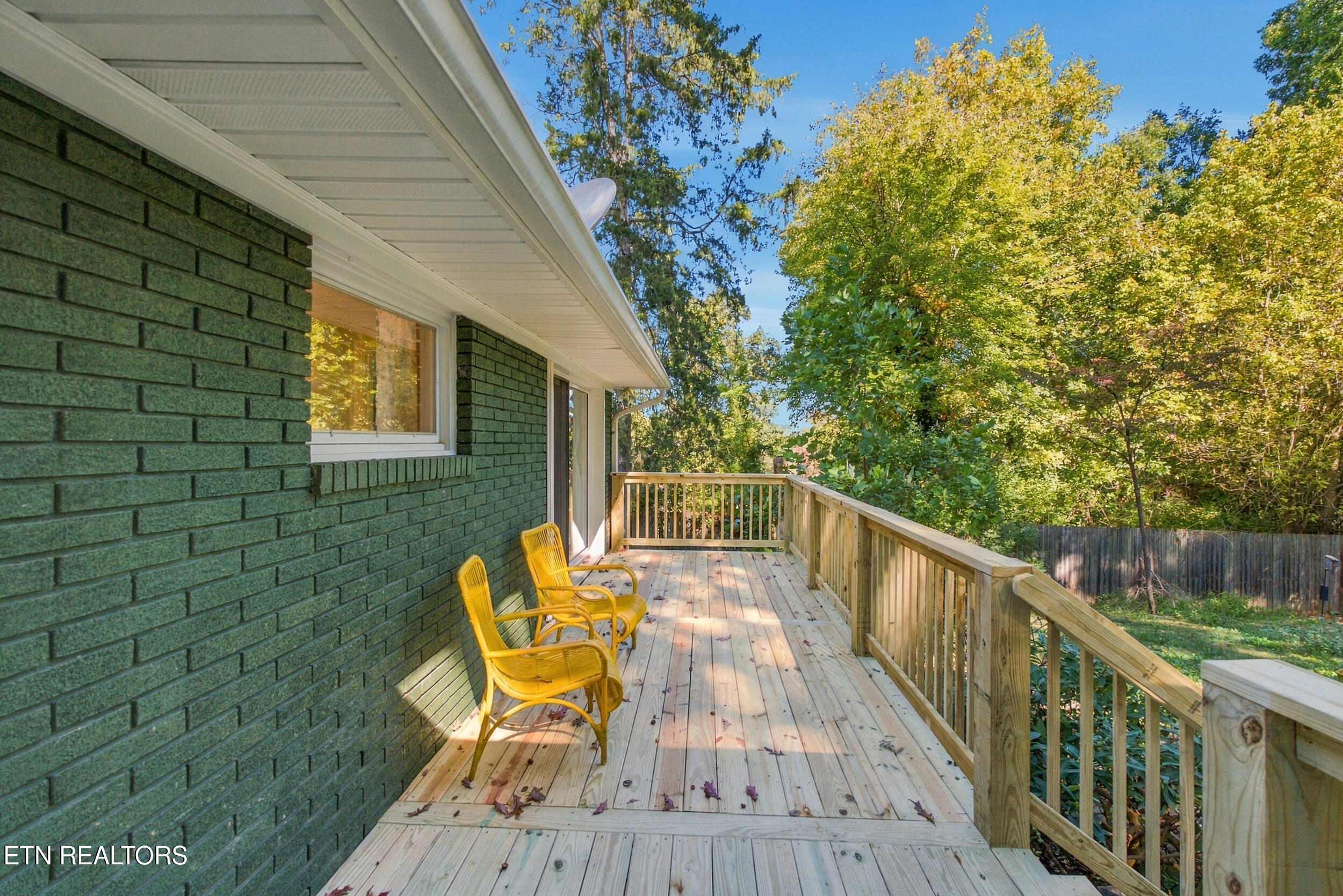 304 Land Oak Rd