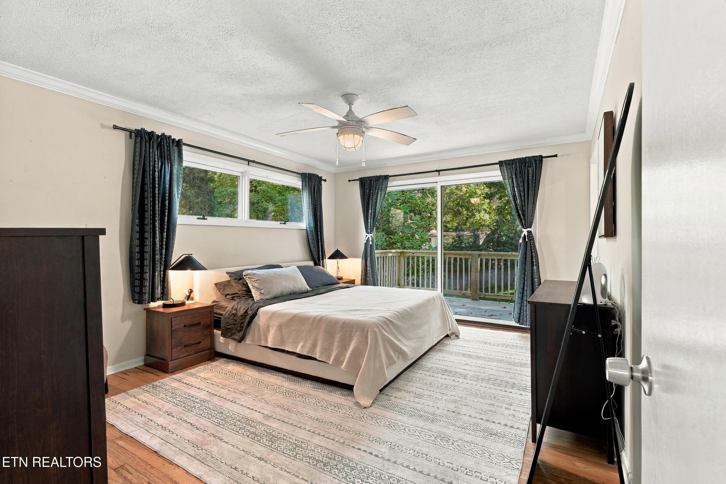 304 Land Oak Rd