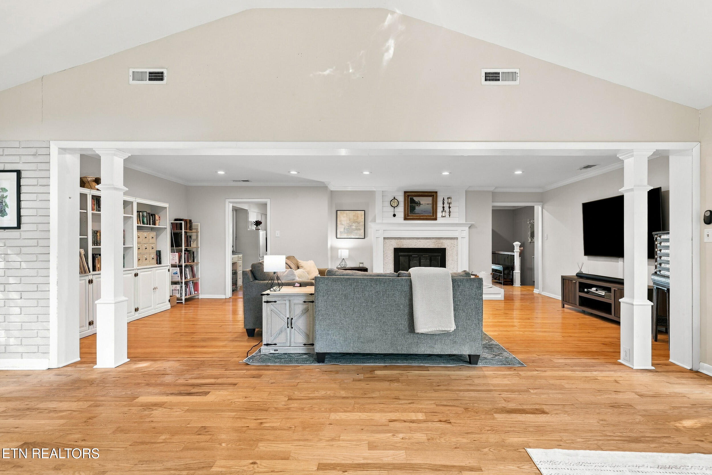 304 Land Oak Rd