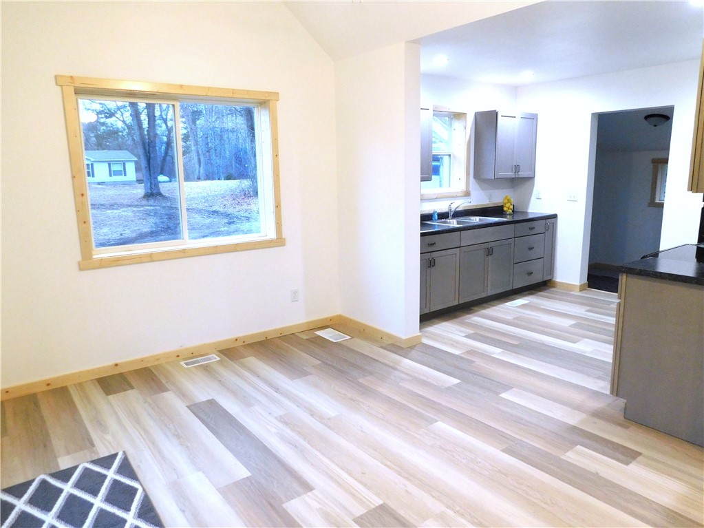 800 W 5th Street N