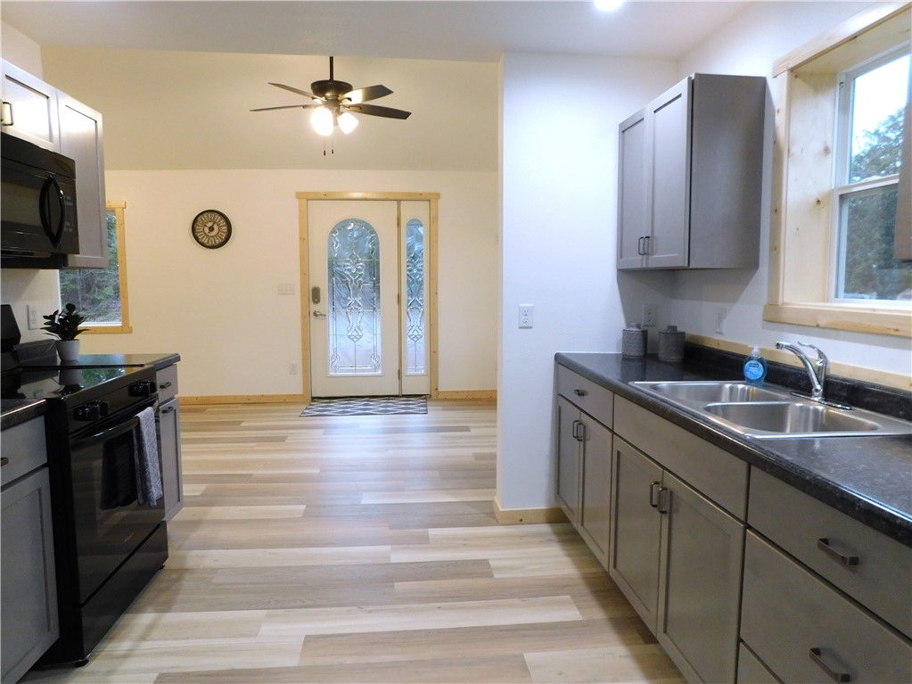 800 W 5th Street N