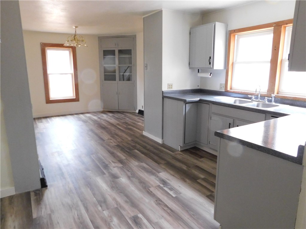 1000 W 5th Street N