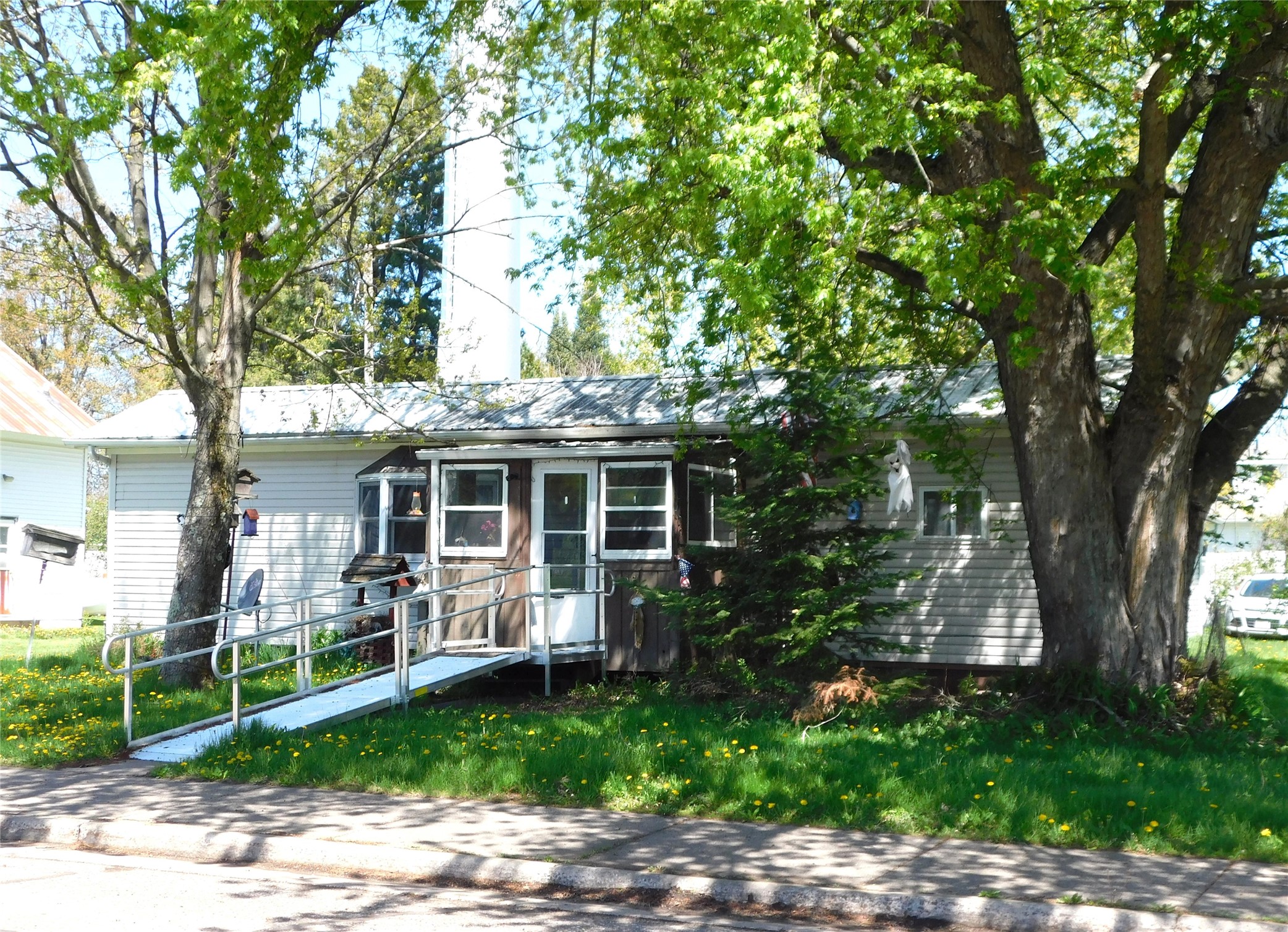 516 Grand Avenue