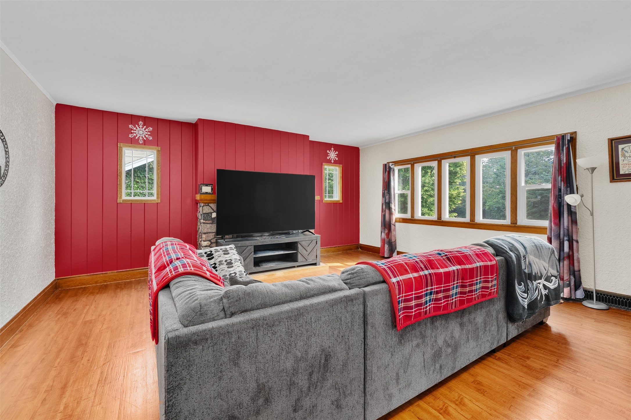 416 W 4th Street N