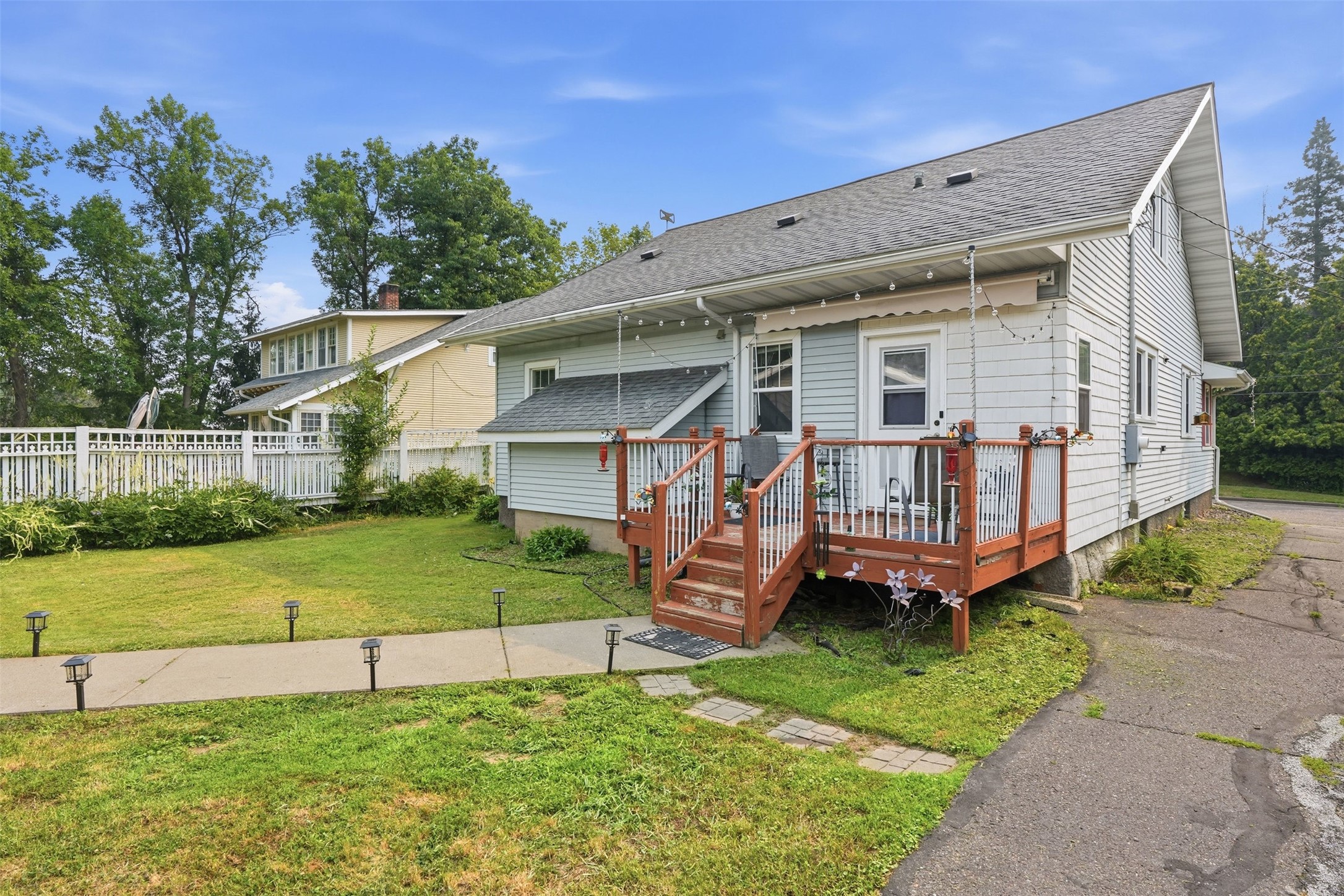416 W 4th Street N