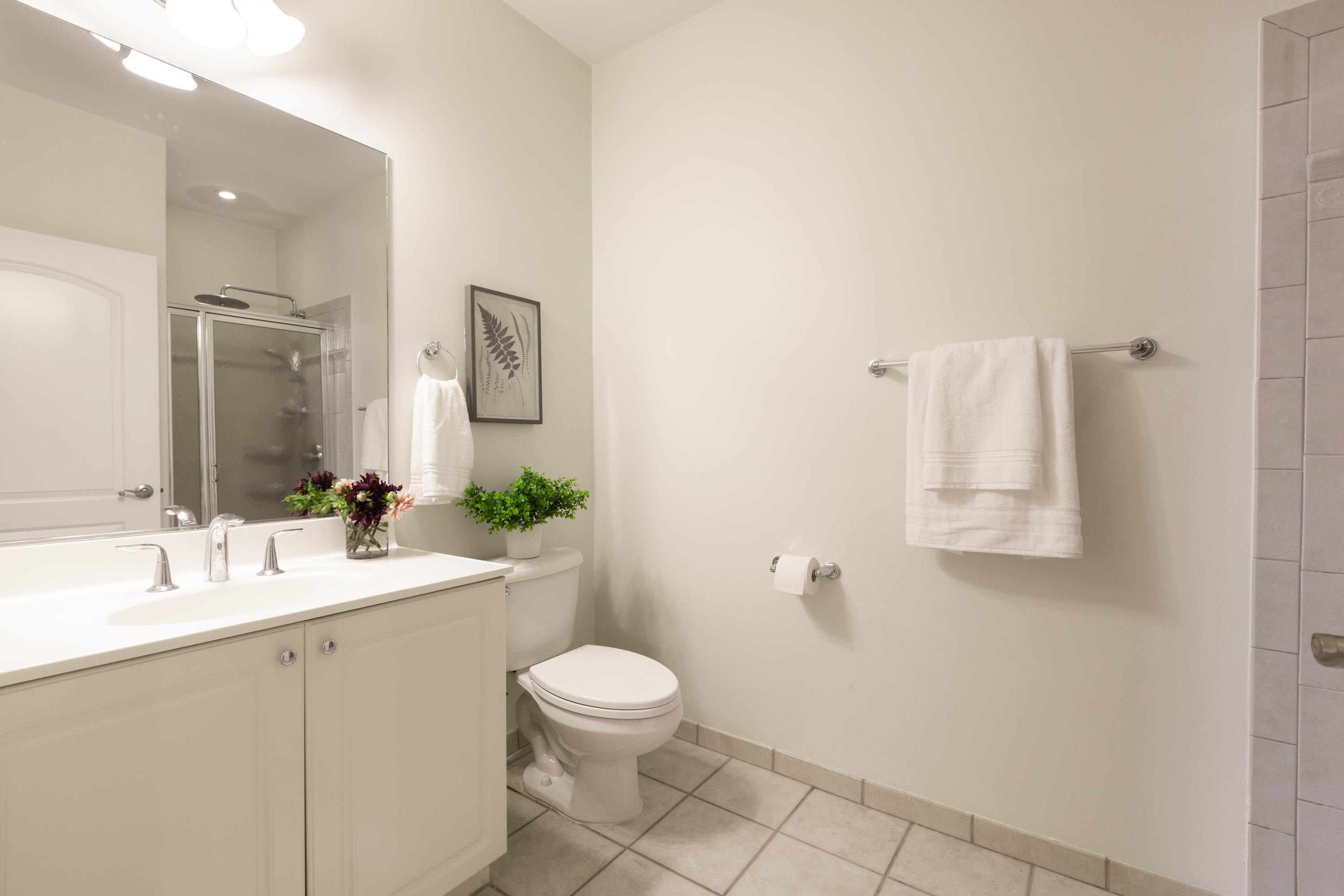 15 WARREN ST Unit: 215