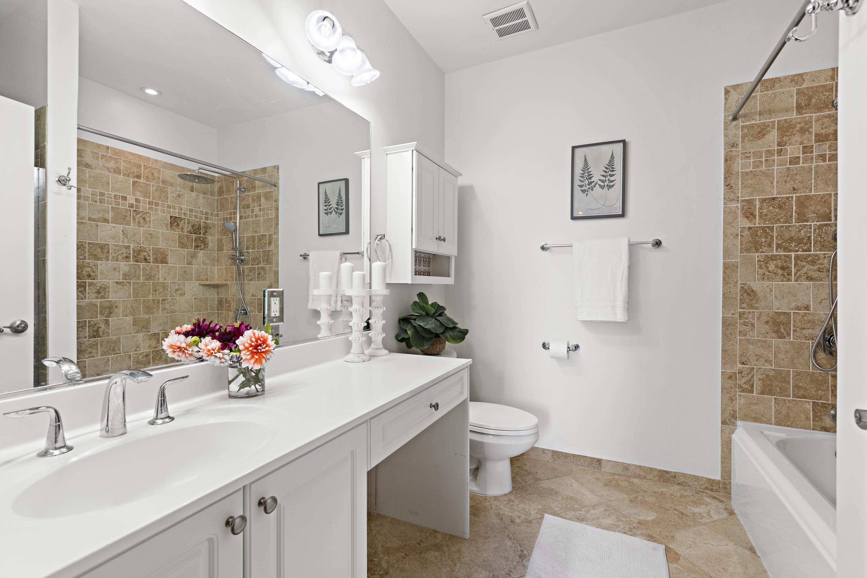 15 WARREN ST Unit: 215