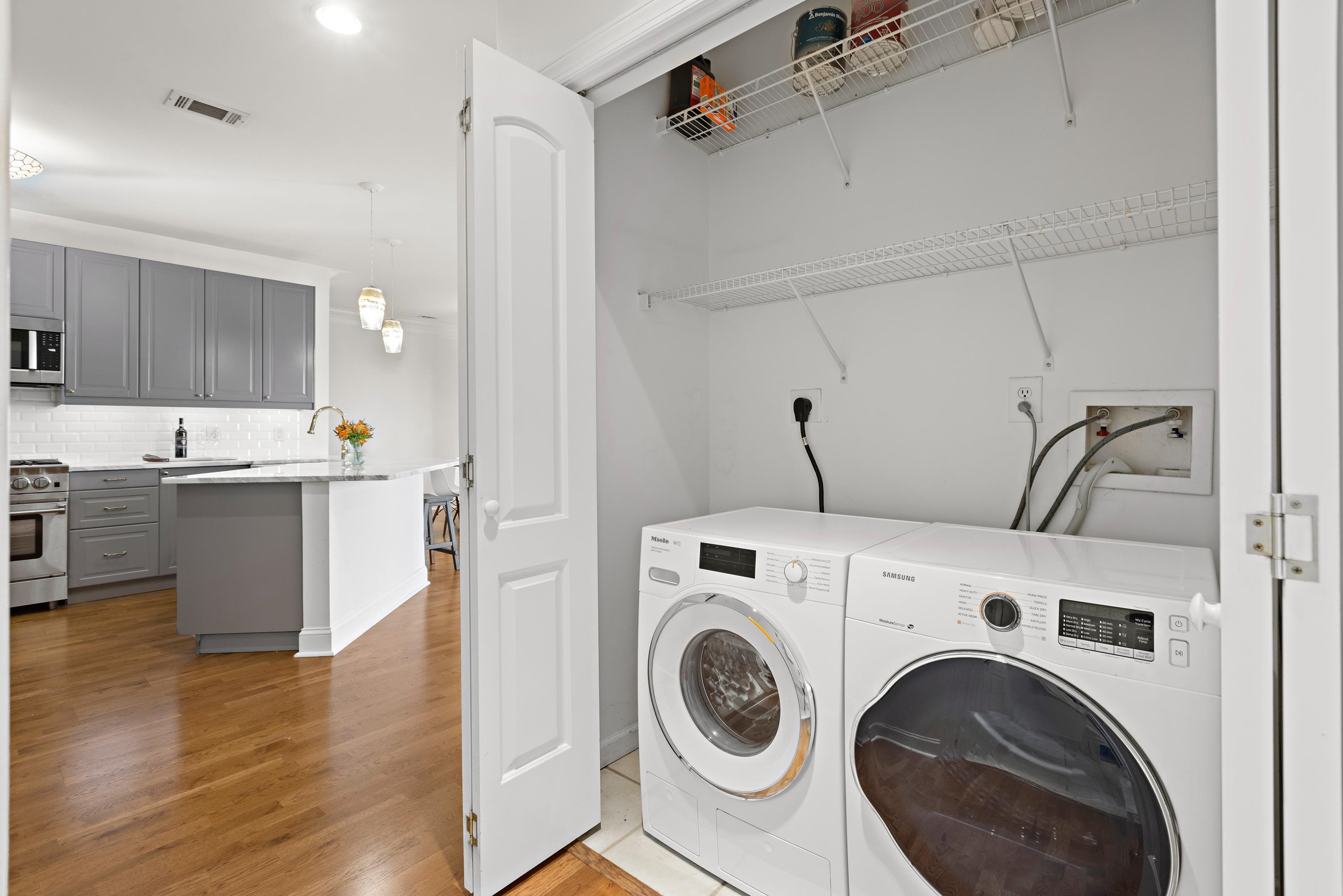 15 WARREN ST Unit: 215