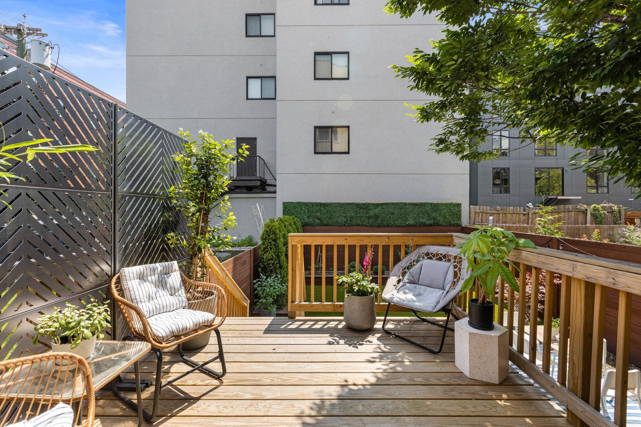 421 MADISON ST Unit: 1