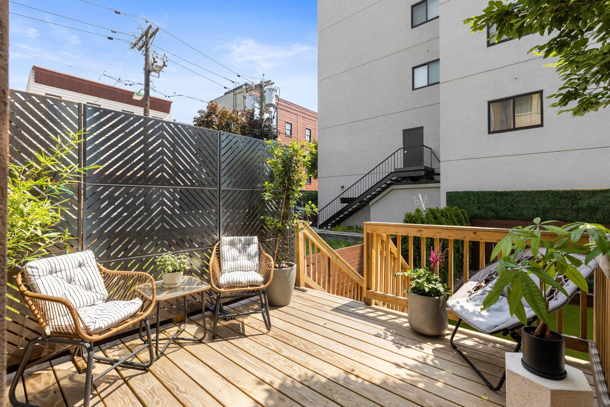 421 MADISON ST Unit: 1