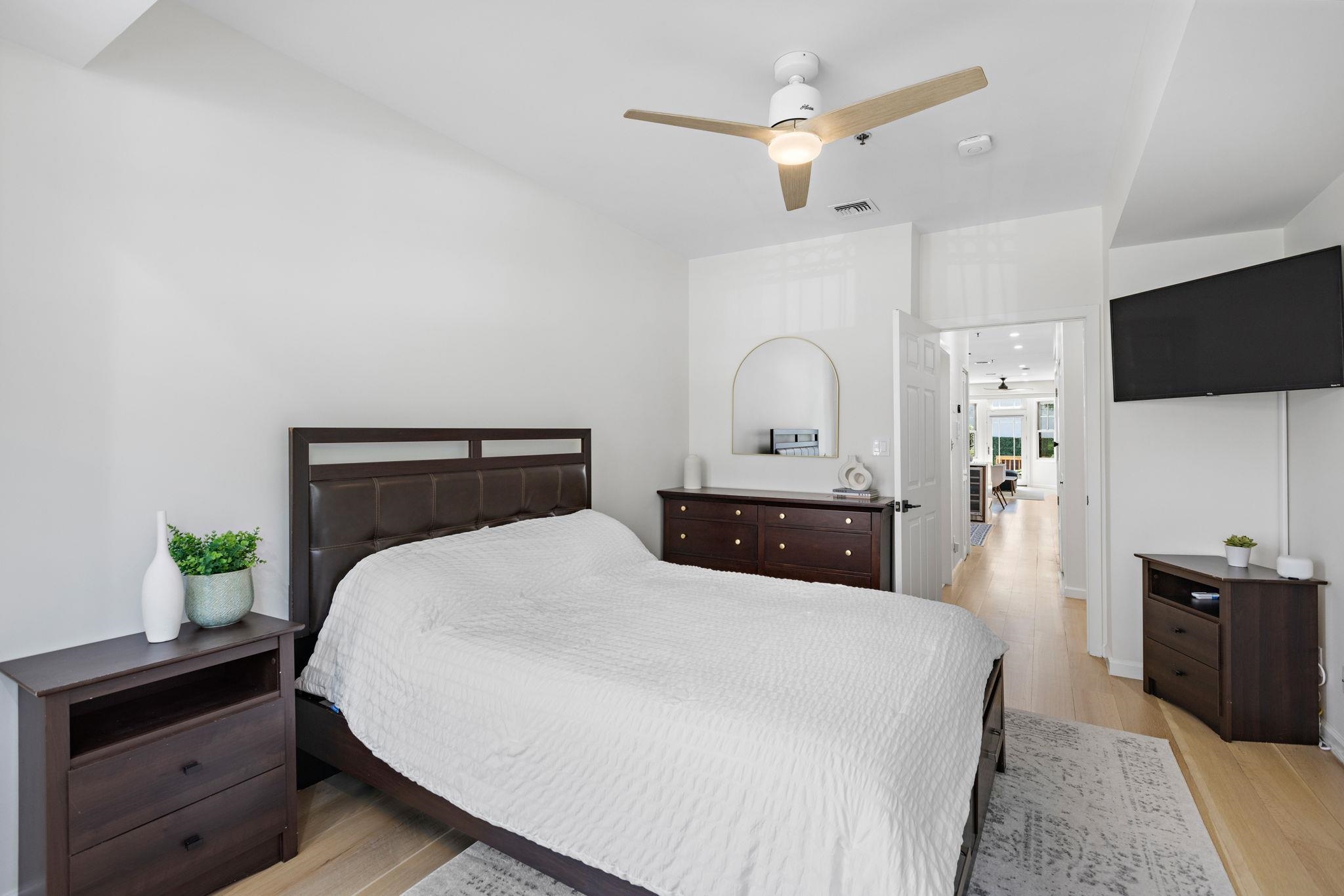 421 MADISON ST Unit: 1