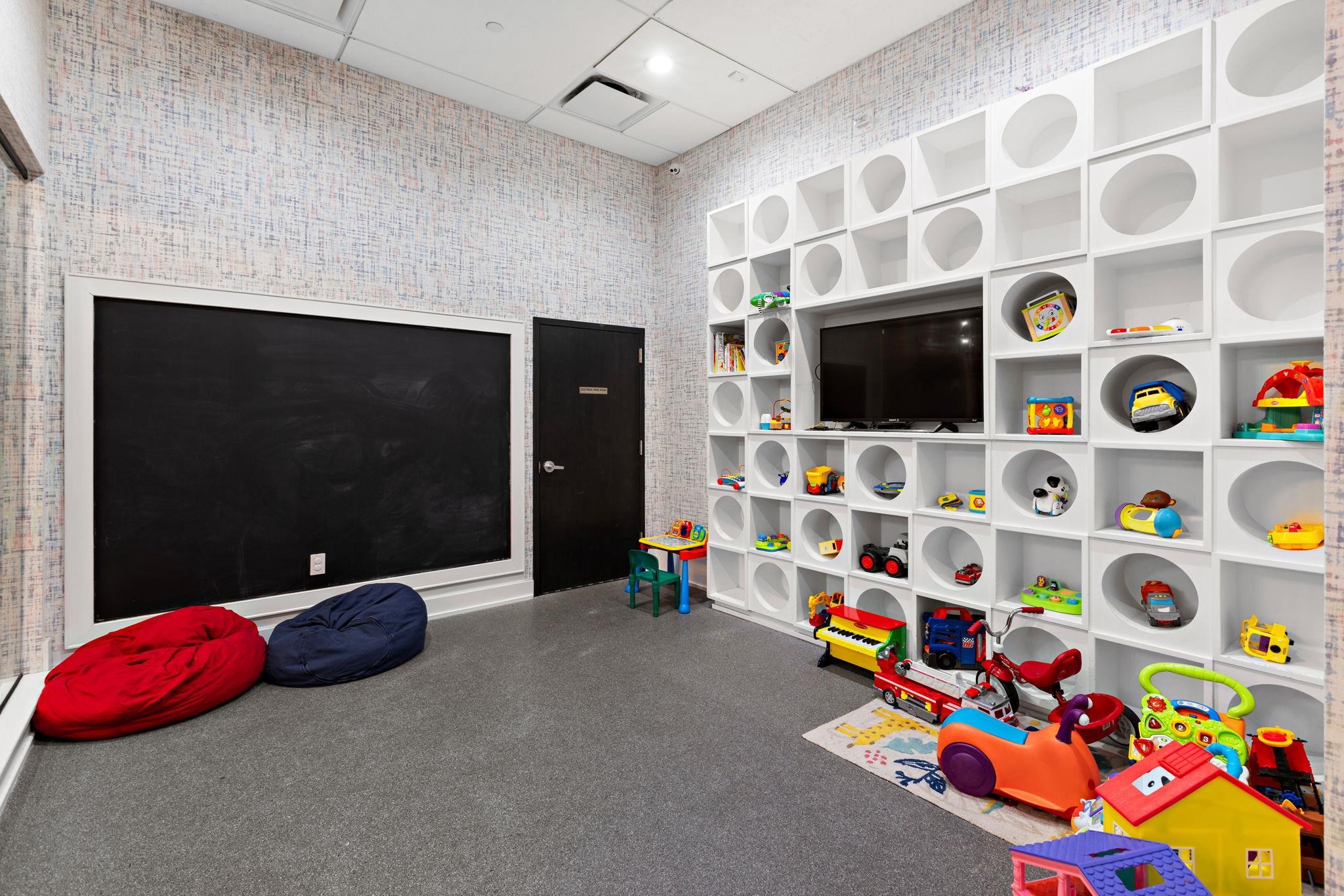 201 LUIS M MARIN BLVD Unit: PH04