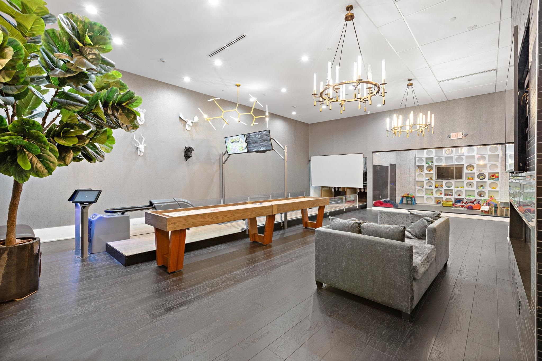 201 LUIS M MARIN BLVD Unit: PH04