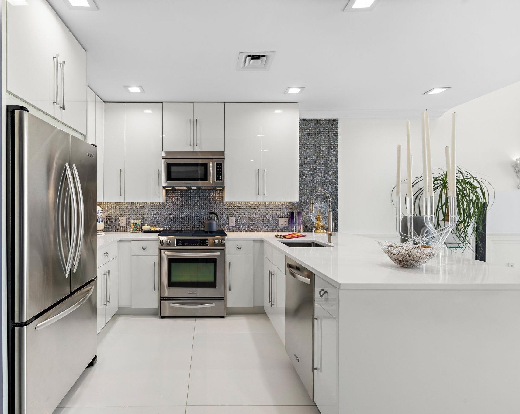 201 LUIS M MARIN BLVD Unit: PH04