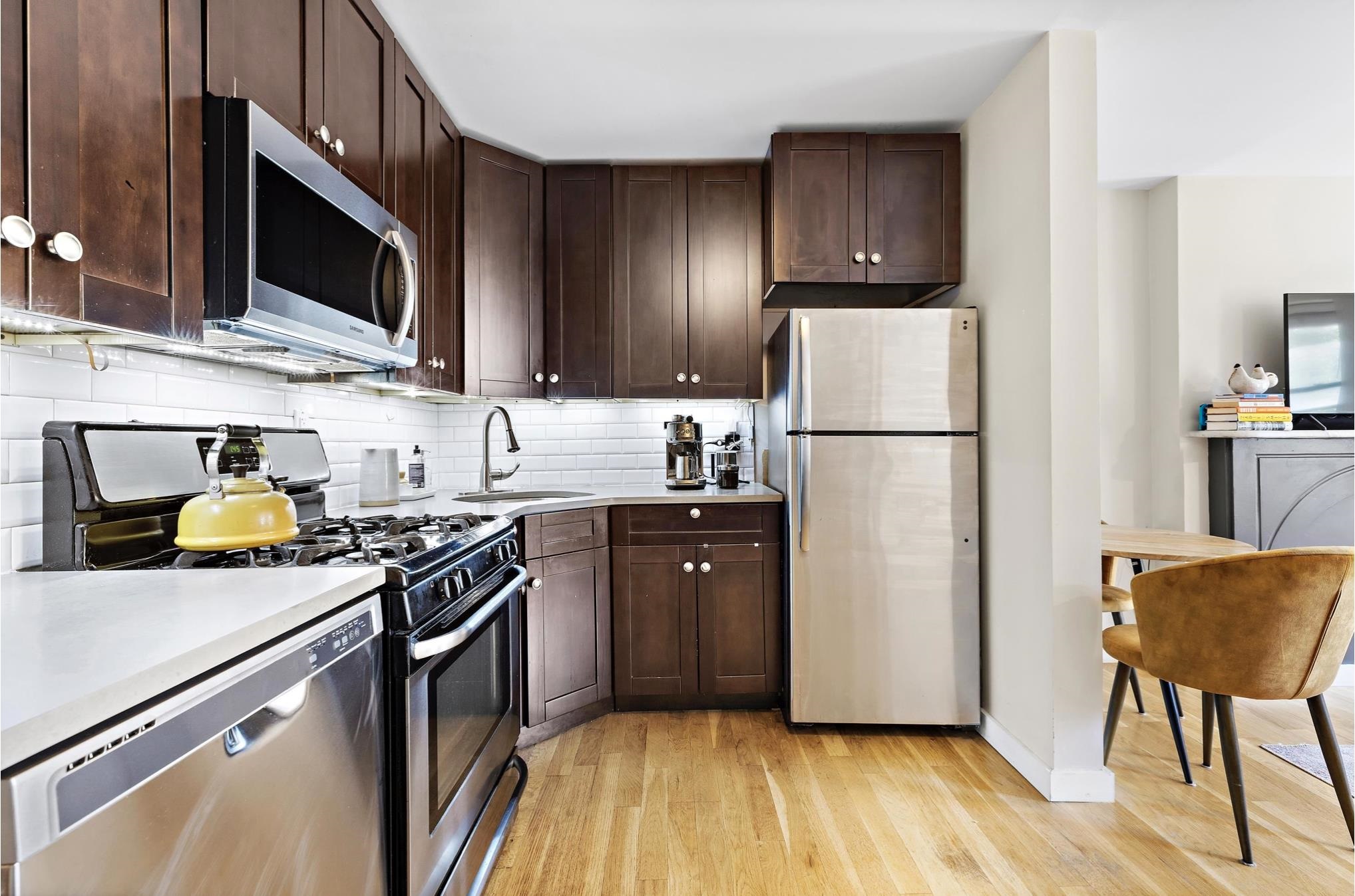 214 GRAND ST Unit: 2