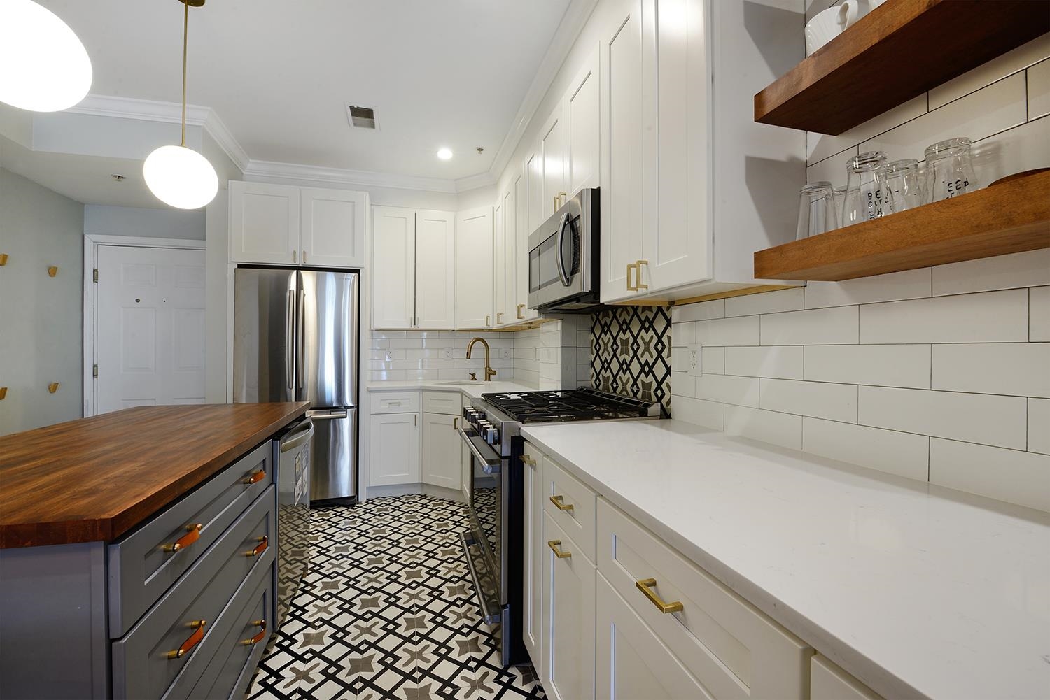 510 MONROE ST Unit: 205