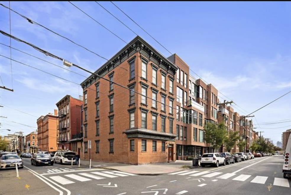 133 GRAND ST Unit: 4