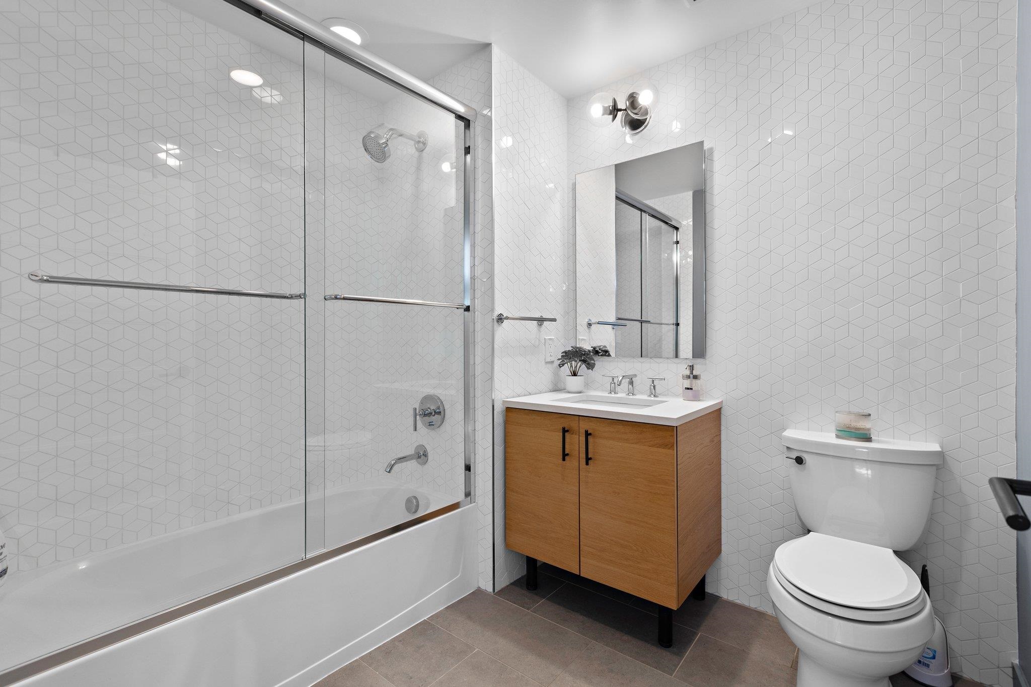 10 PROVOST ST Unit: 10-01