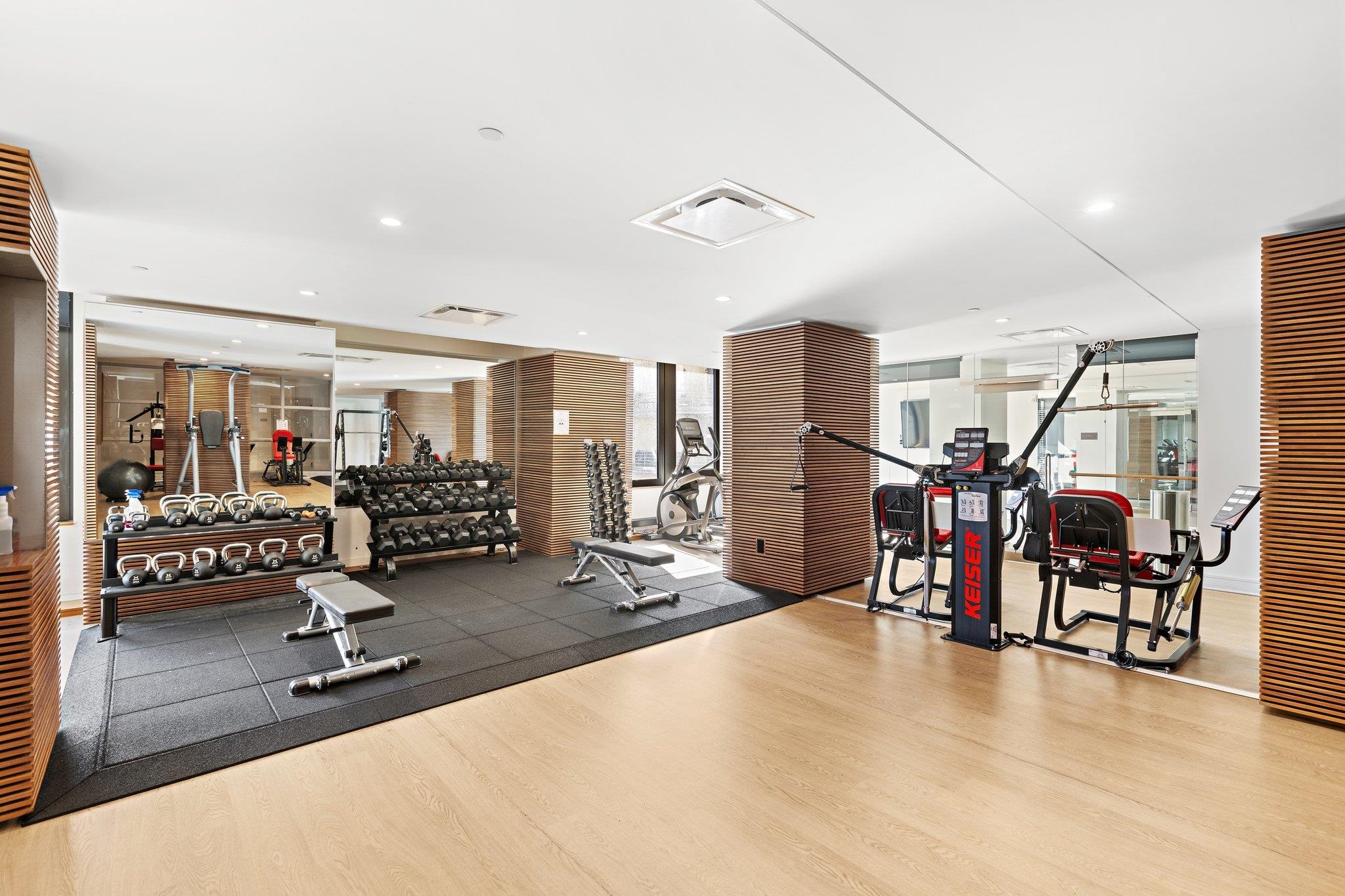 10 PROVOST ST Unit: 10-01