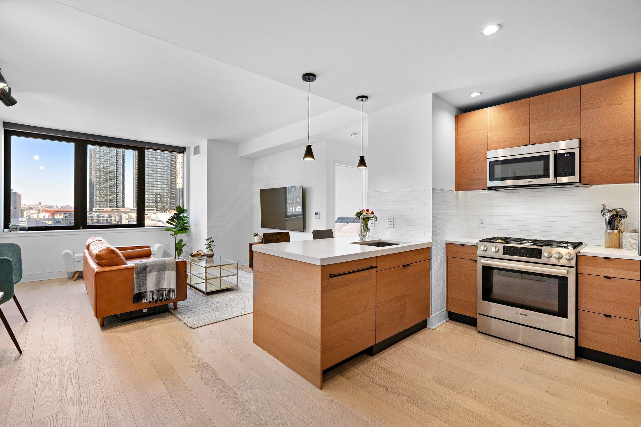 10 PROVOST ST Unit: 10-01