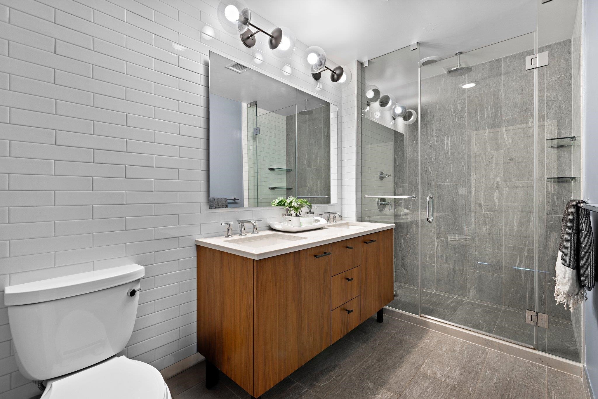 10 PROVOST ST Unit: 10-01