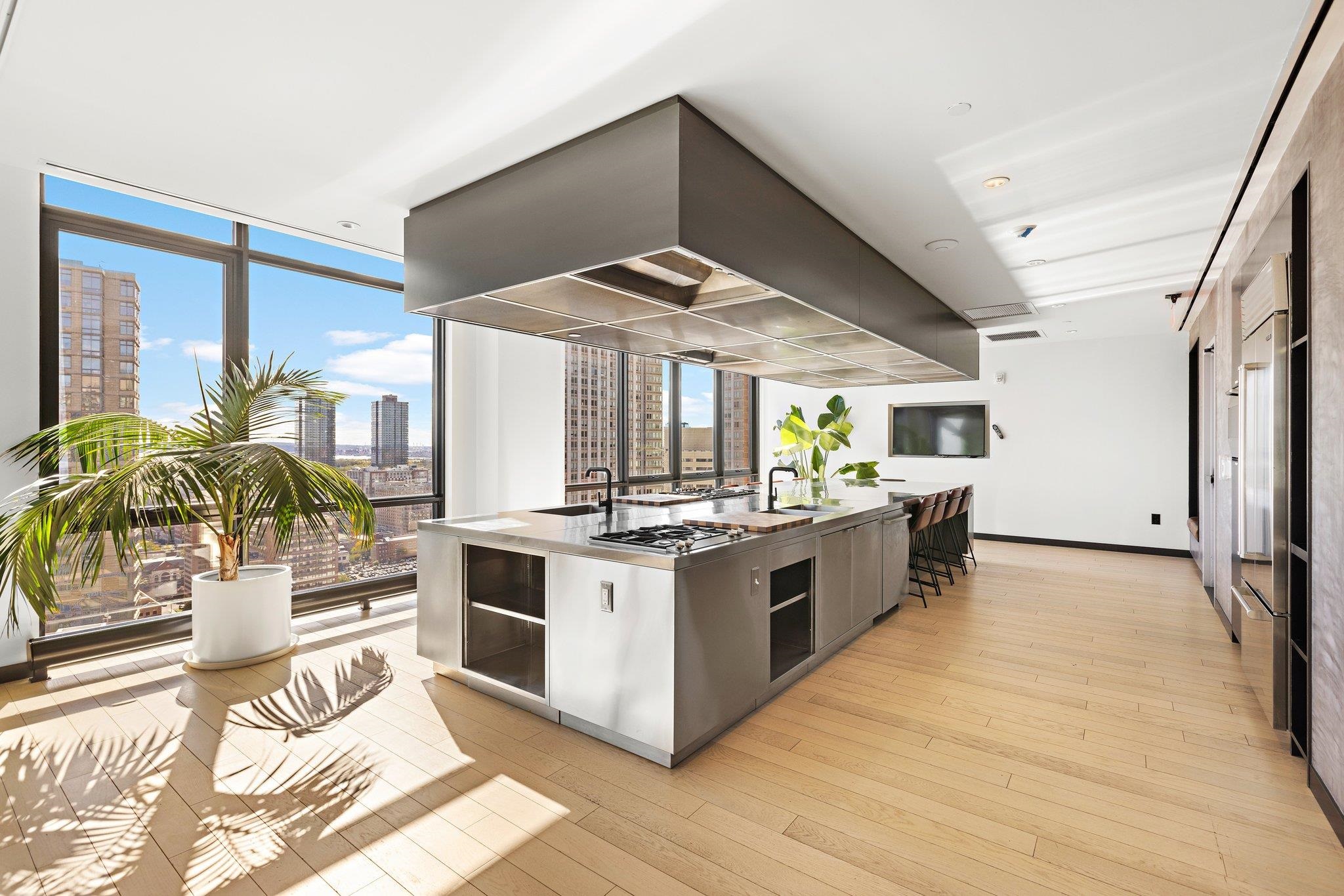 10 PROVOST ST Unit: 416