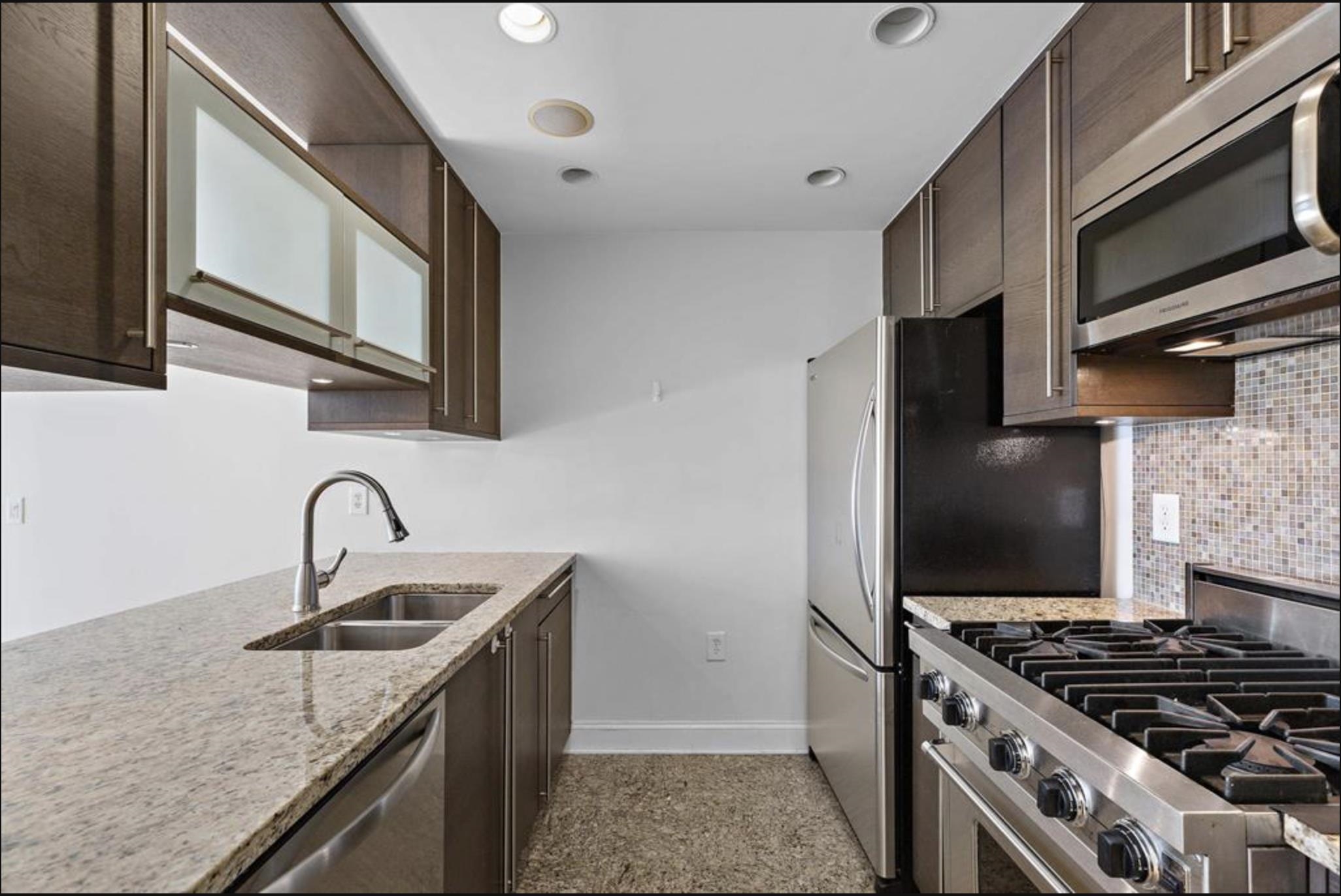 10 REGENT ST Unit: 801