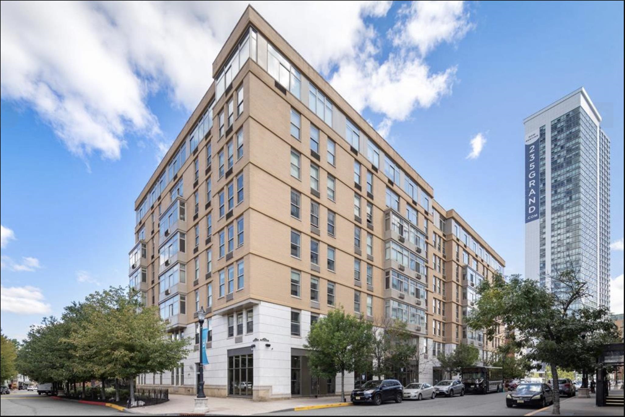 10 REGENT ST Unit: 801
