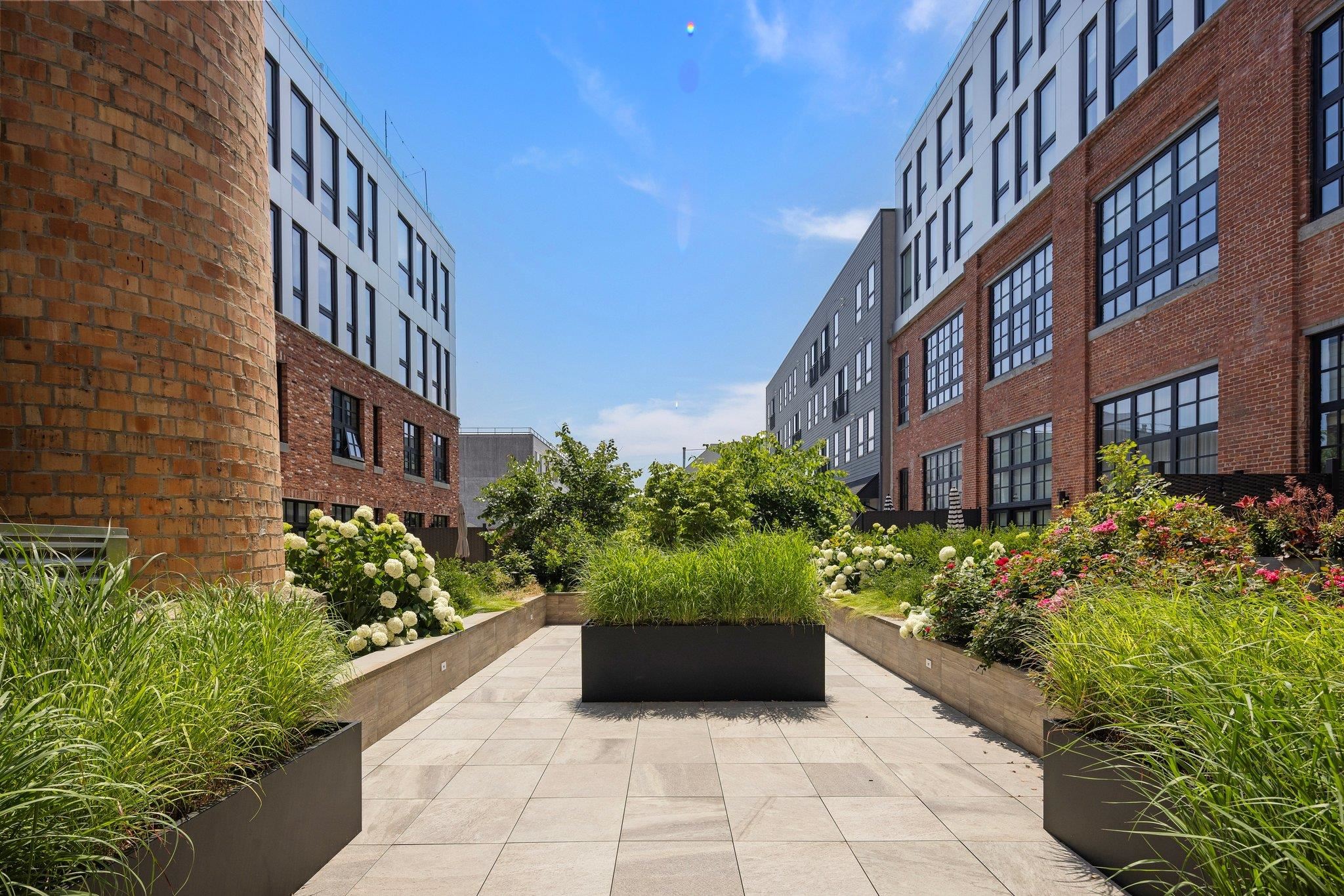 720 CLINTON ST Unit: 409