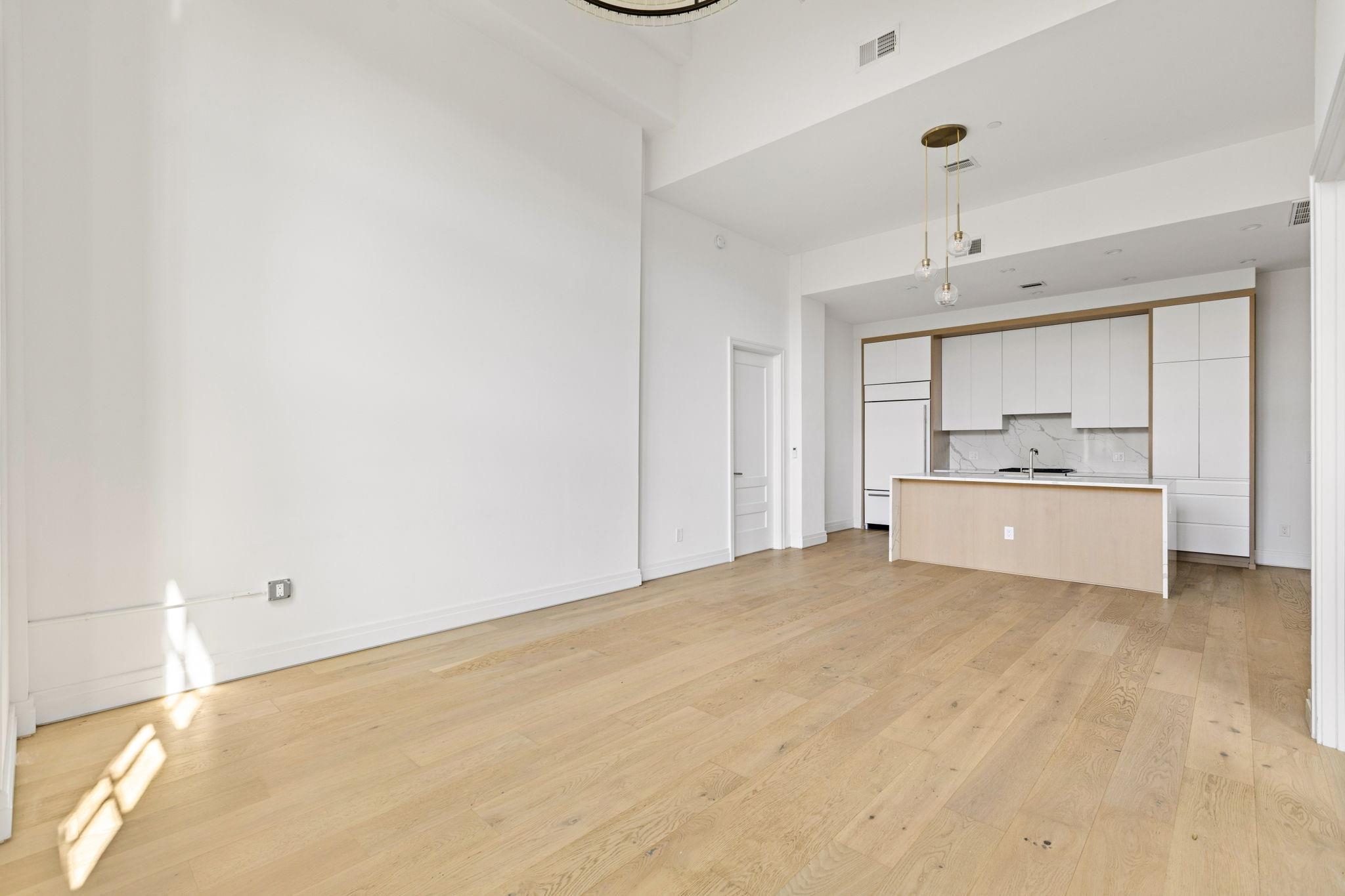 720 CLINTON ST Unit: 409