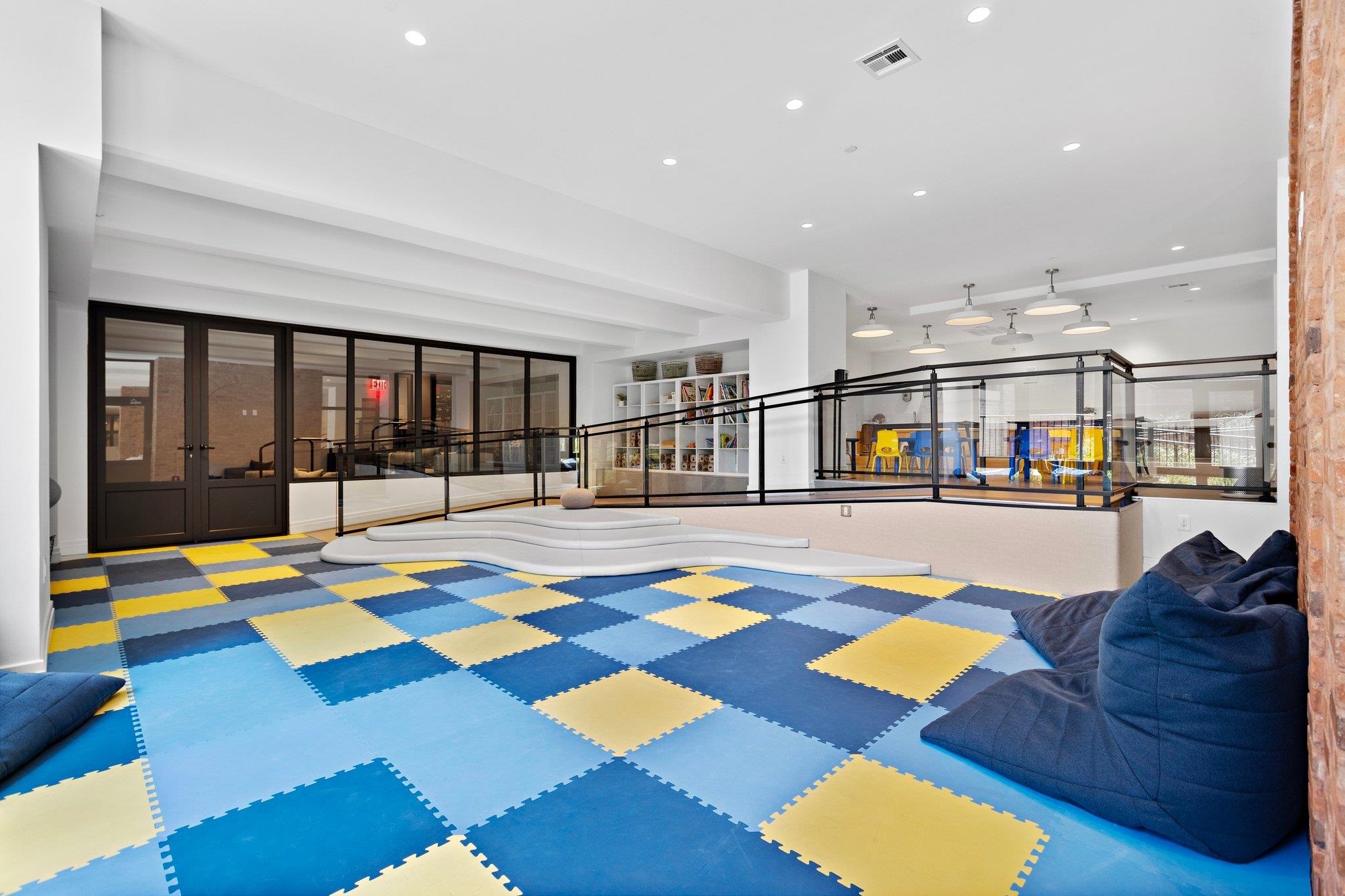 720 CLINTON ST Unit: 409