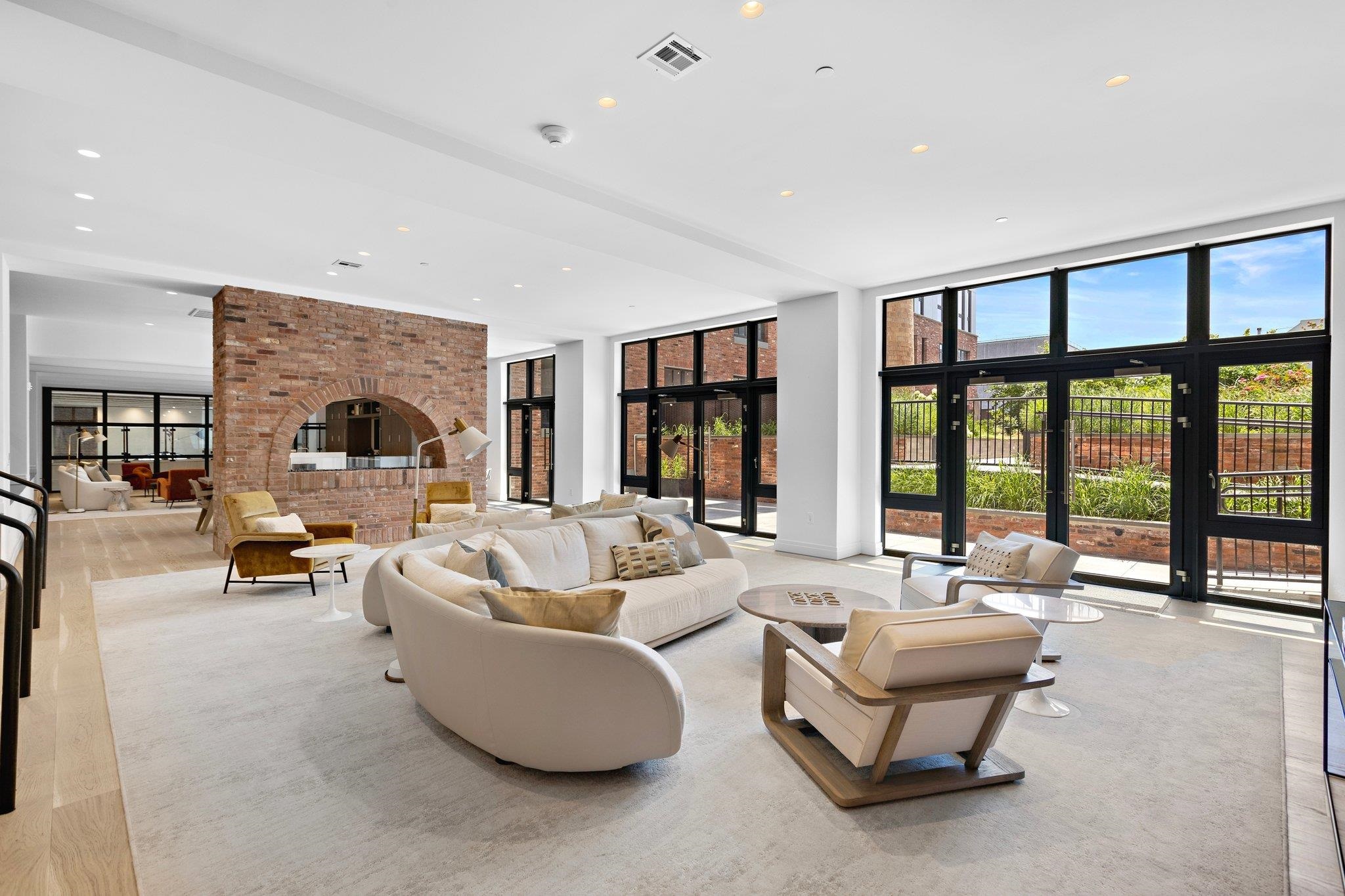 720 CLINTON ST Unit: 409