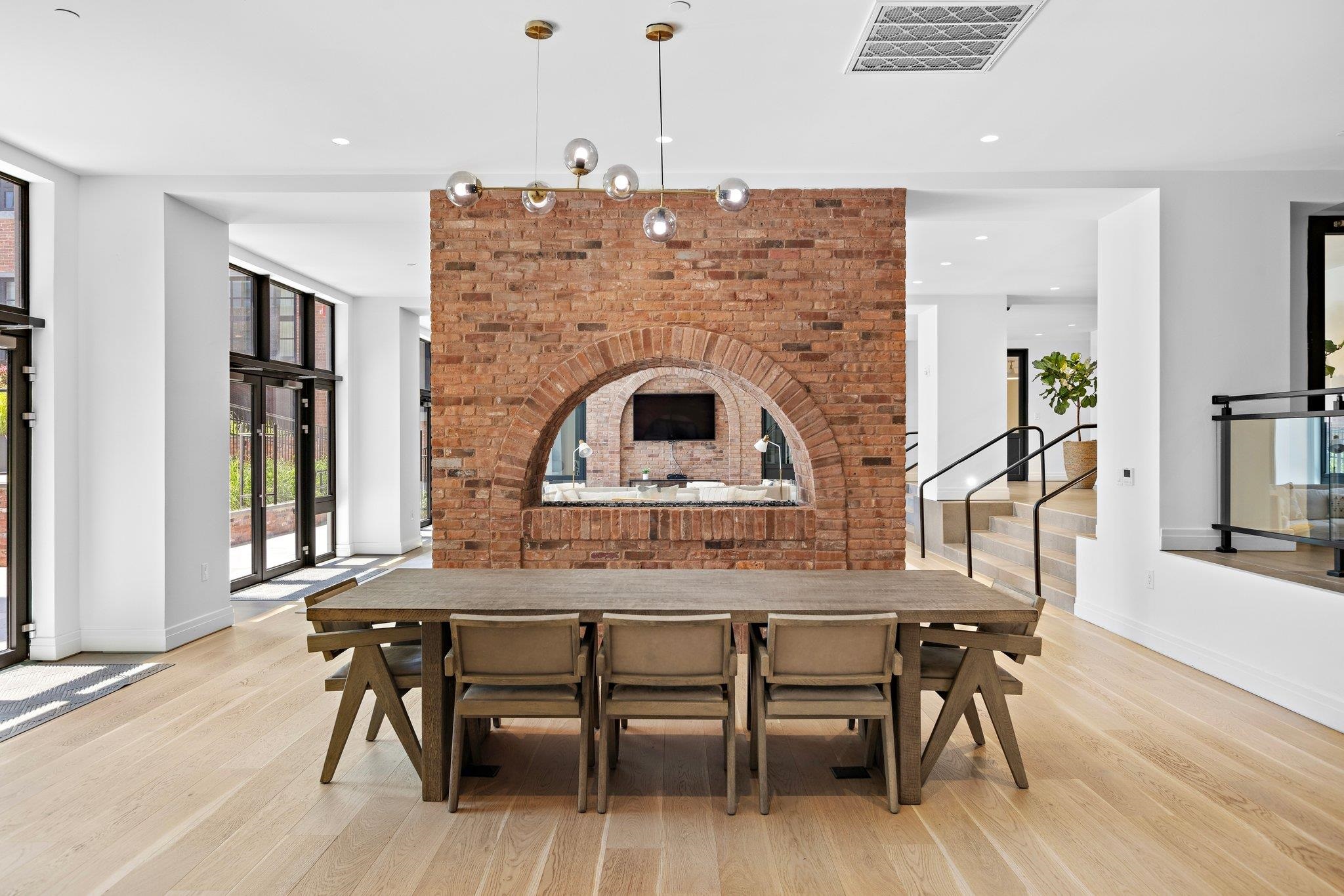 720 CLINTON ST Unit: 409