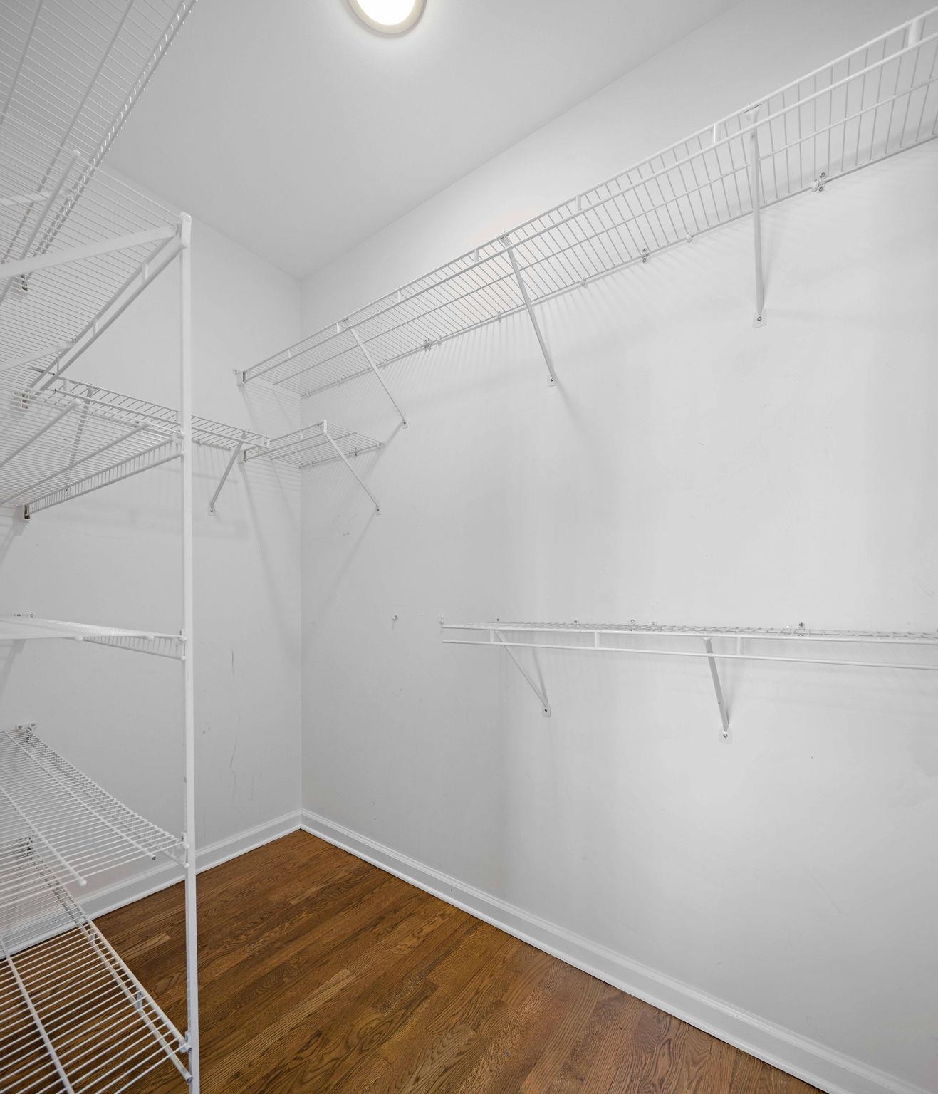 520 PARK AVE Unit: 3