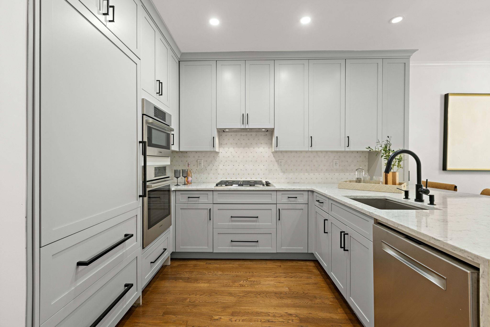 520 PARK AVE Unit: 3