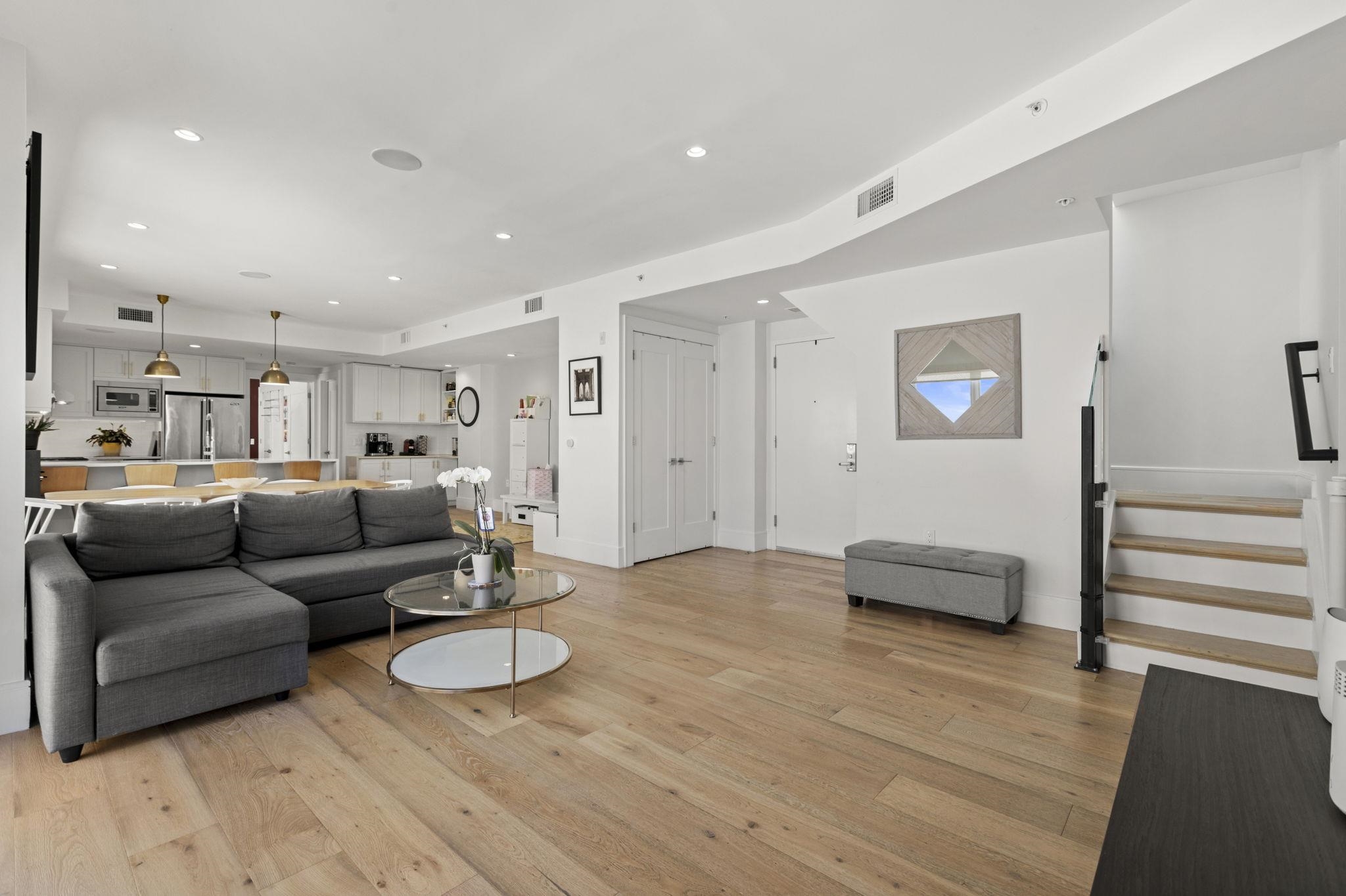 722 JEFFERSON ST Unit: 5C