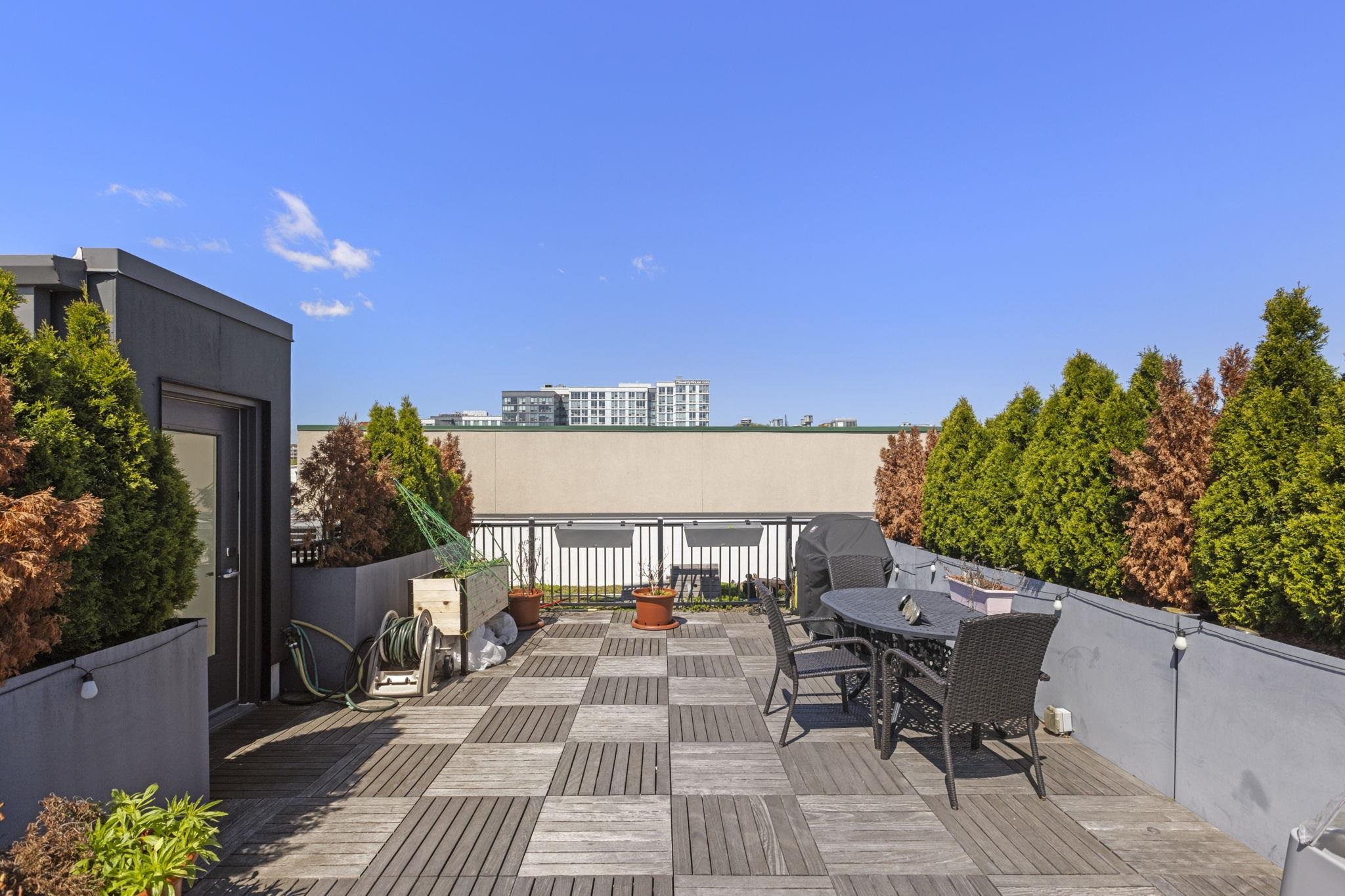 722 JEFFERSON ST Unit: 5C