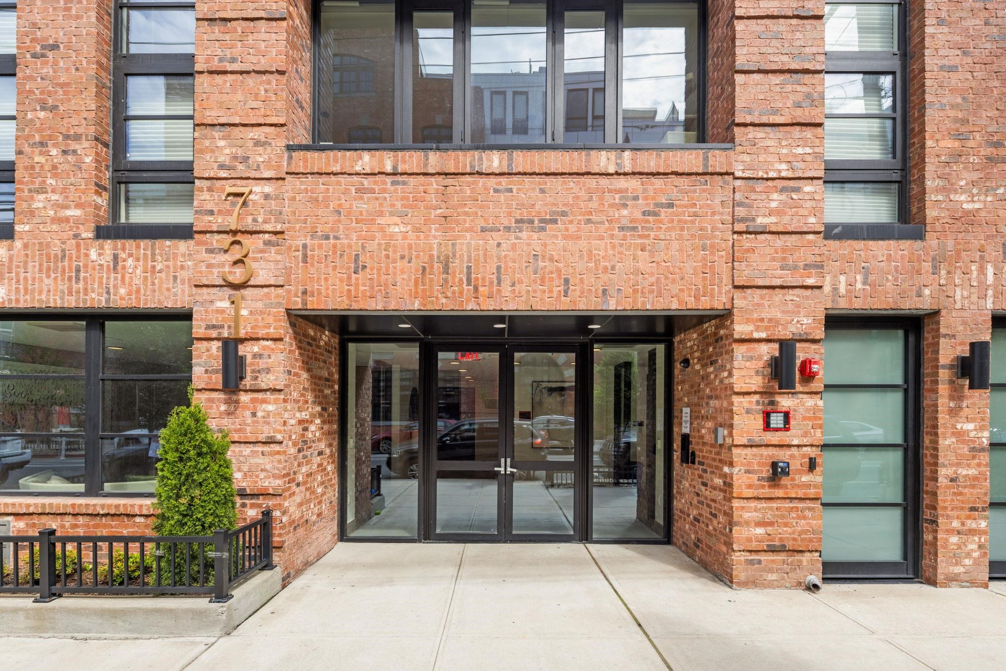 731 CLINTON ST Unit: 31