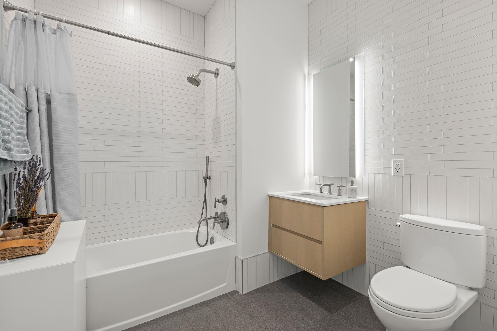 720 CLINTON ST Unit: 213