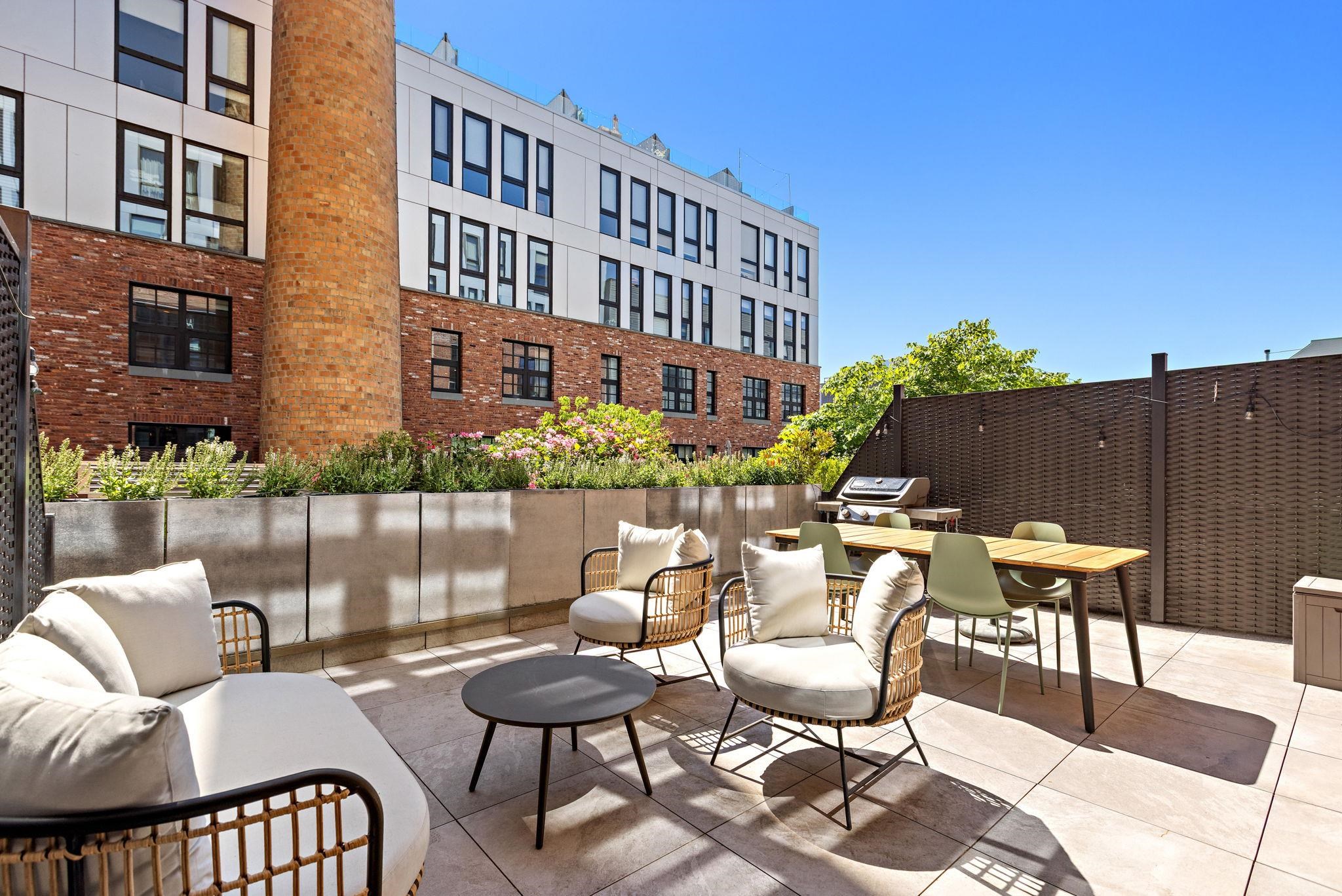 720 CLINTON ST Unit: 213
