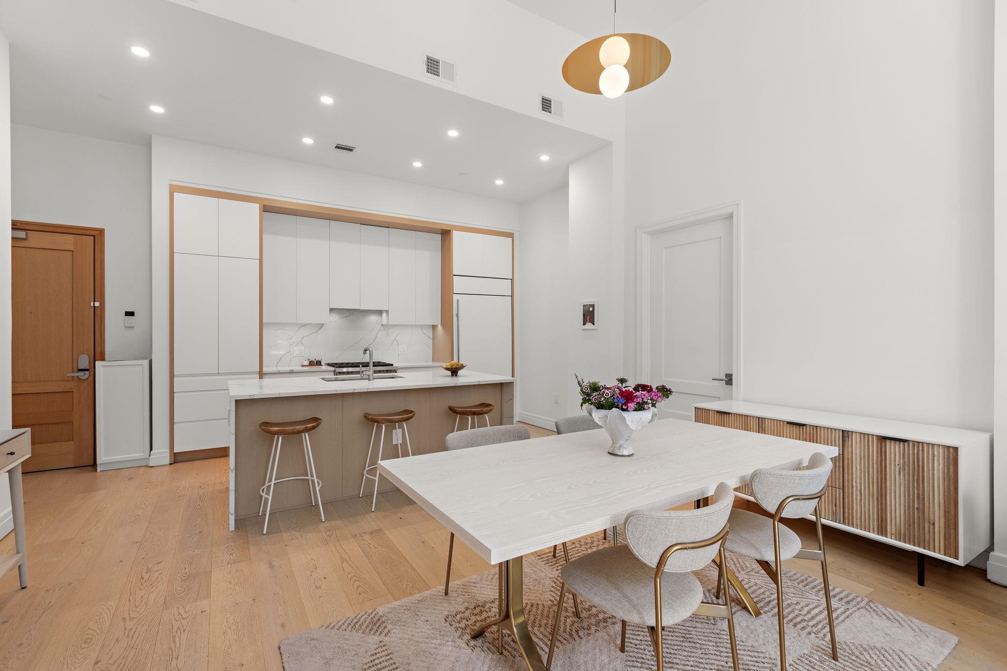 720 CLINTON ST Unit: 213