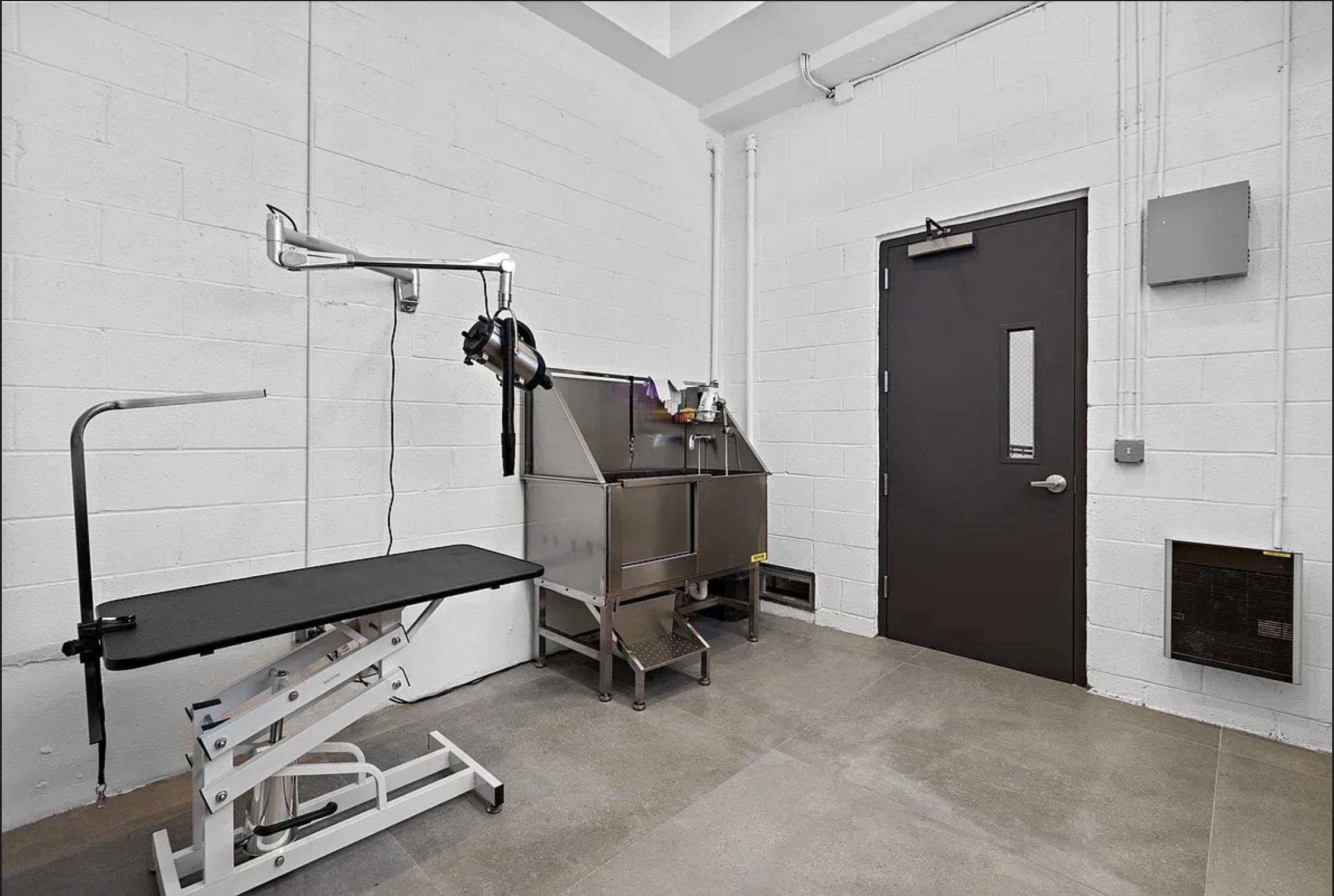 720 CLINTON ST Unit: 213