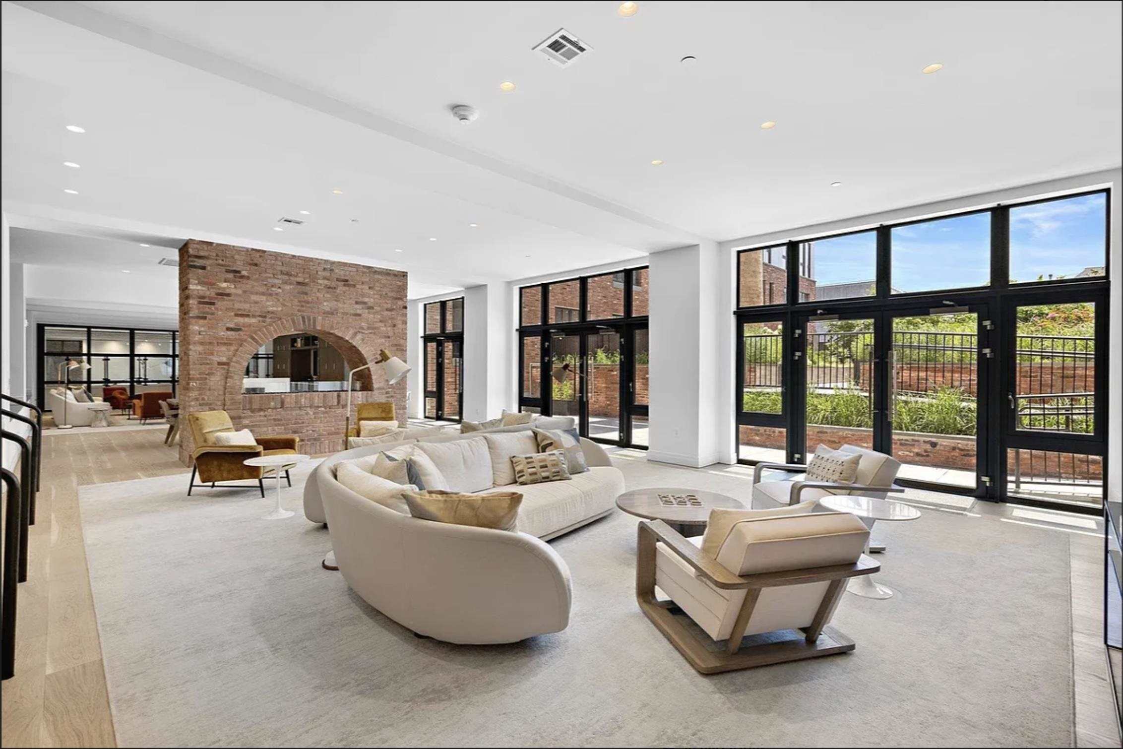 720 CLINTON ST Unit: 213