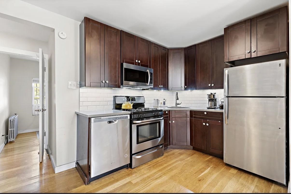 214 GRAND ST Unit: 2
