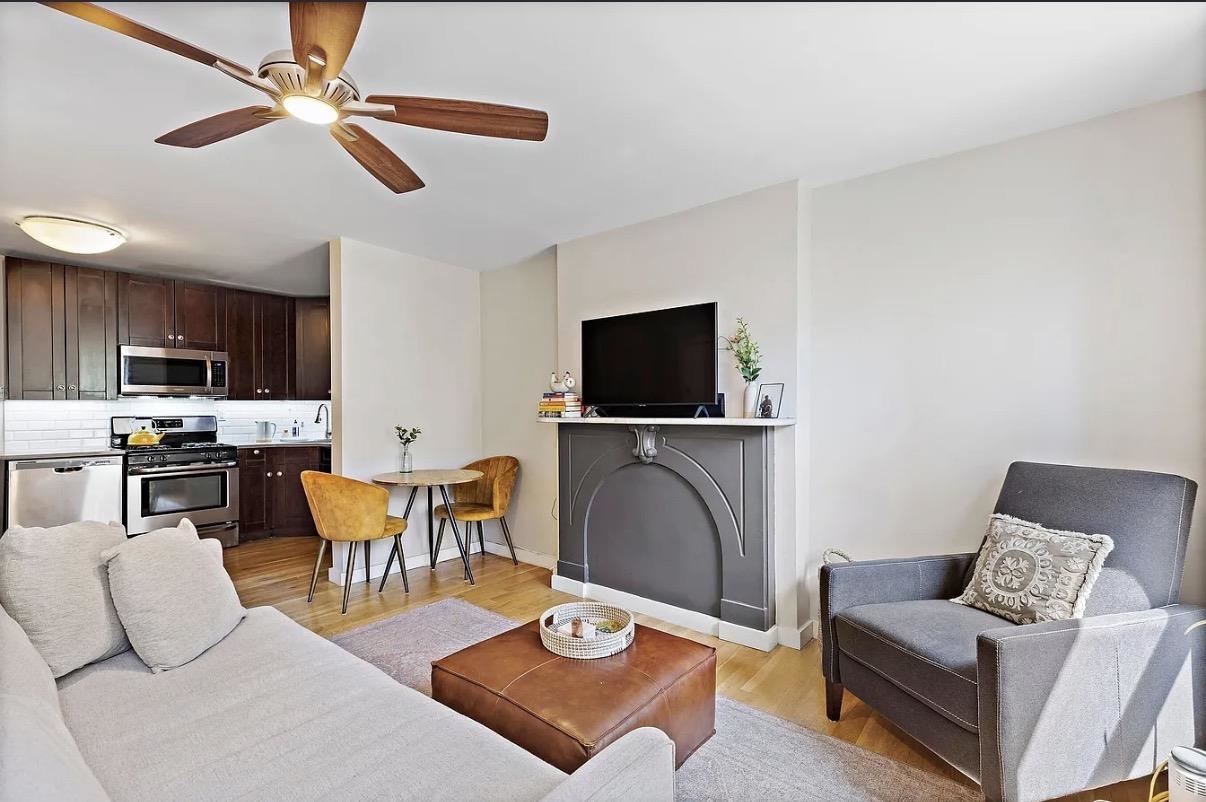 214 GRAND ST Unit: 2