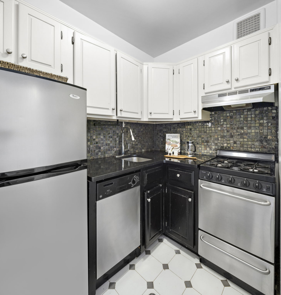 186 W 80TH Street 6J