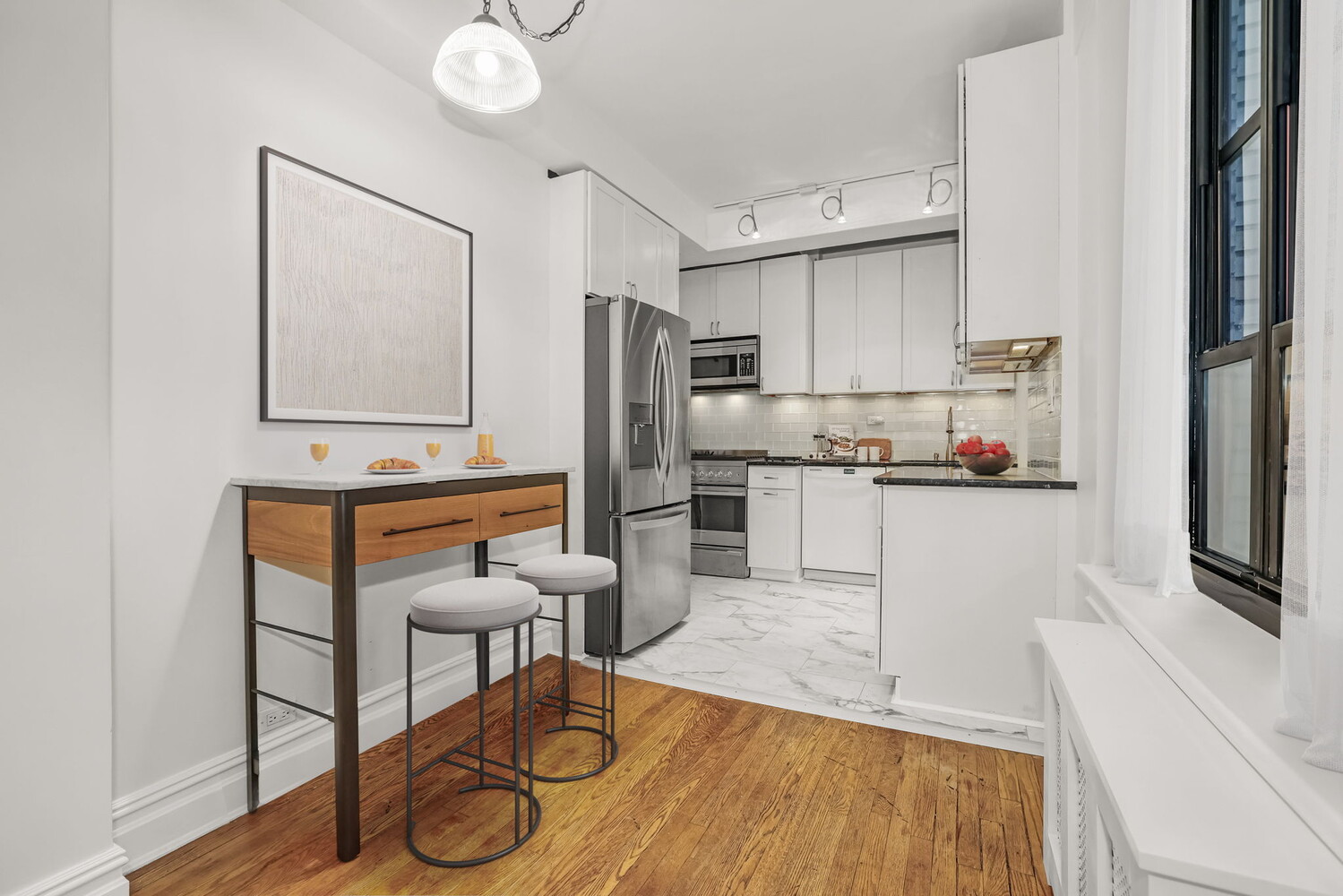 235 E 22ND Street 2T